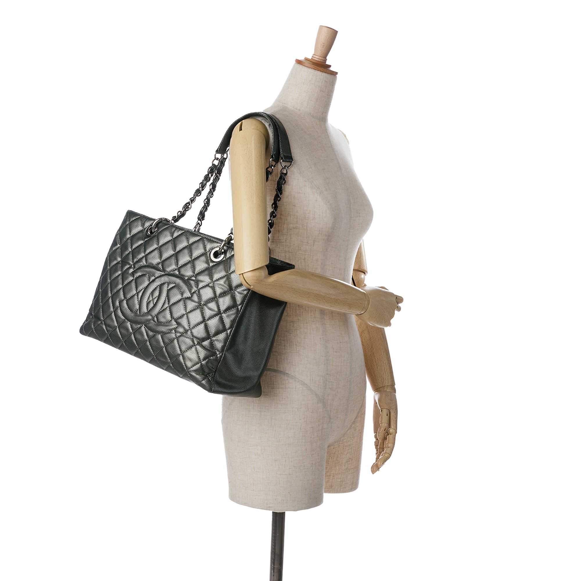 Chanel Metallic Caviar Grand Shopping Tote - image 14