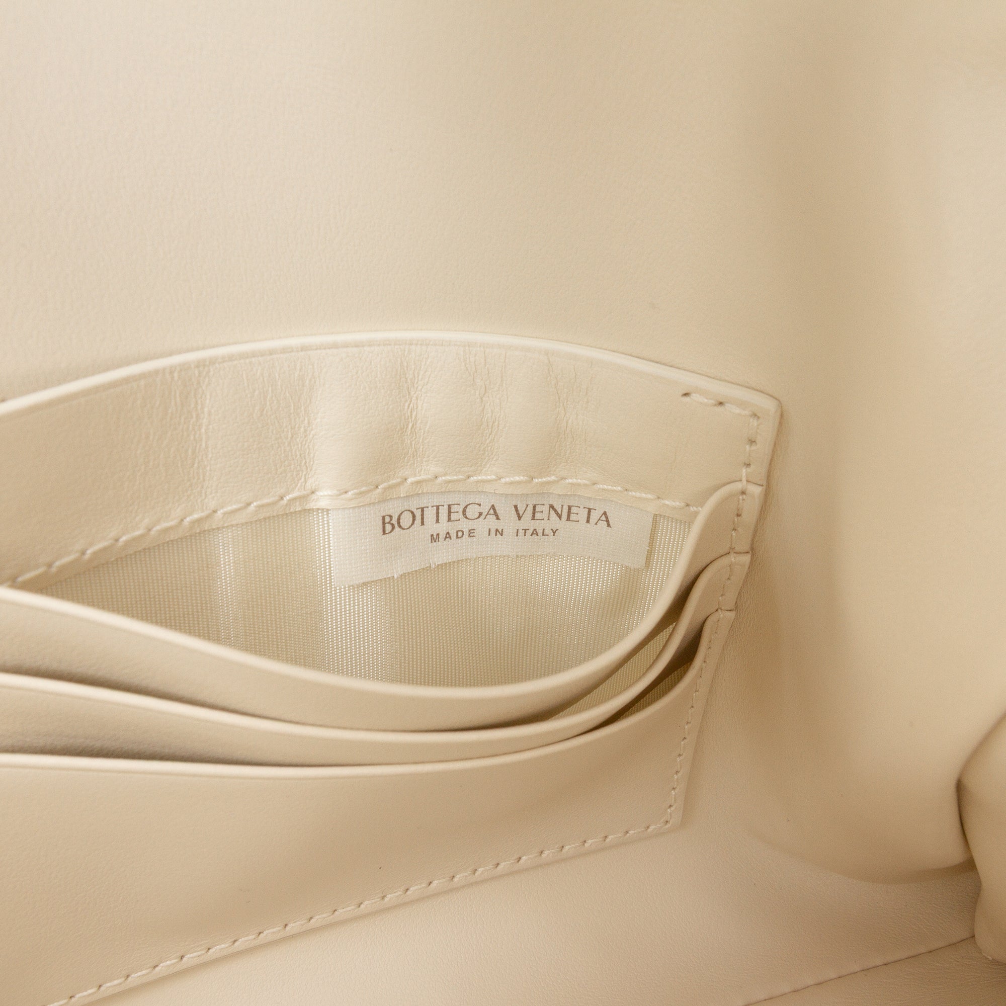 Bottega Veneta Lambskin Intrecciato Andiamo Clutch - image 7
