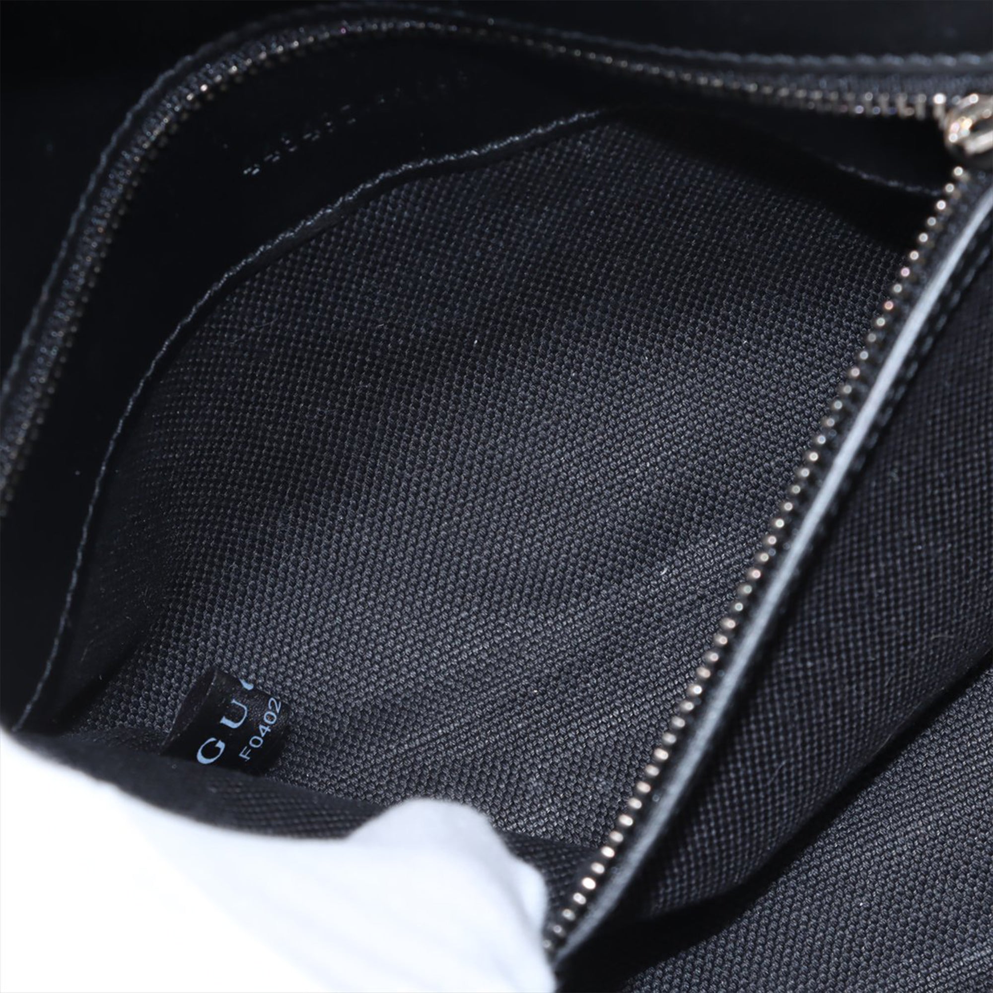 Gucci Medium GG Marmont Matelasse Calfskin Shoulder Bag - image 4