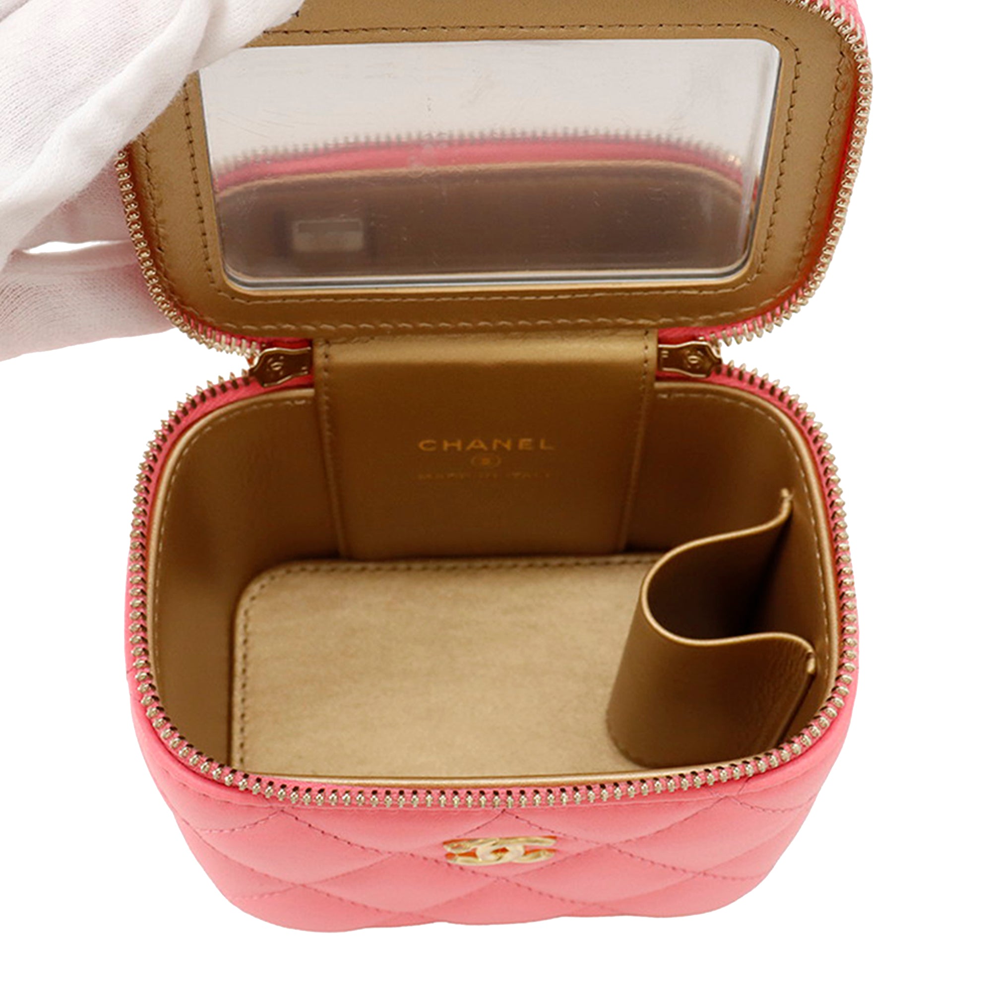 Chanel Mini Quilted Lambskin Pearl Crush Vanity Case With Chain - image 4