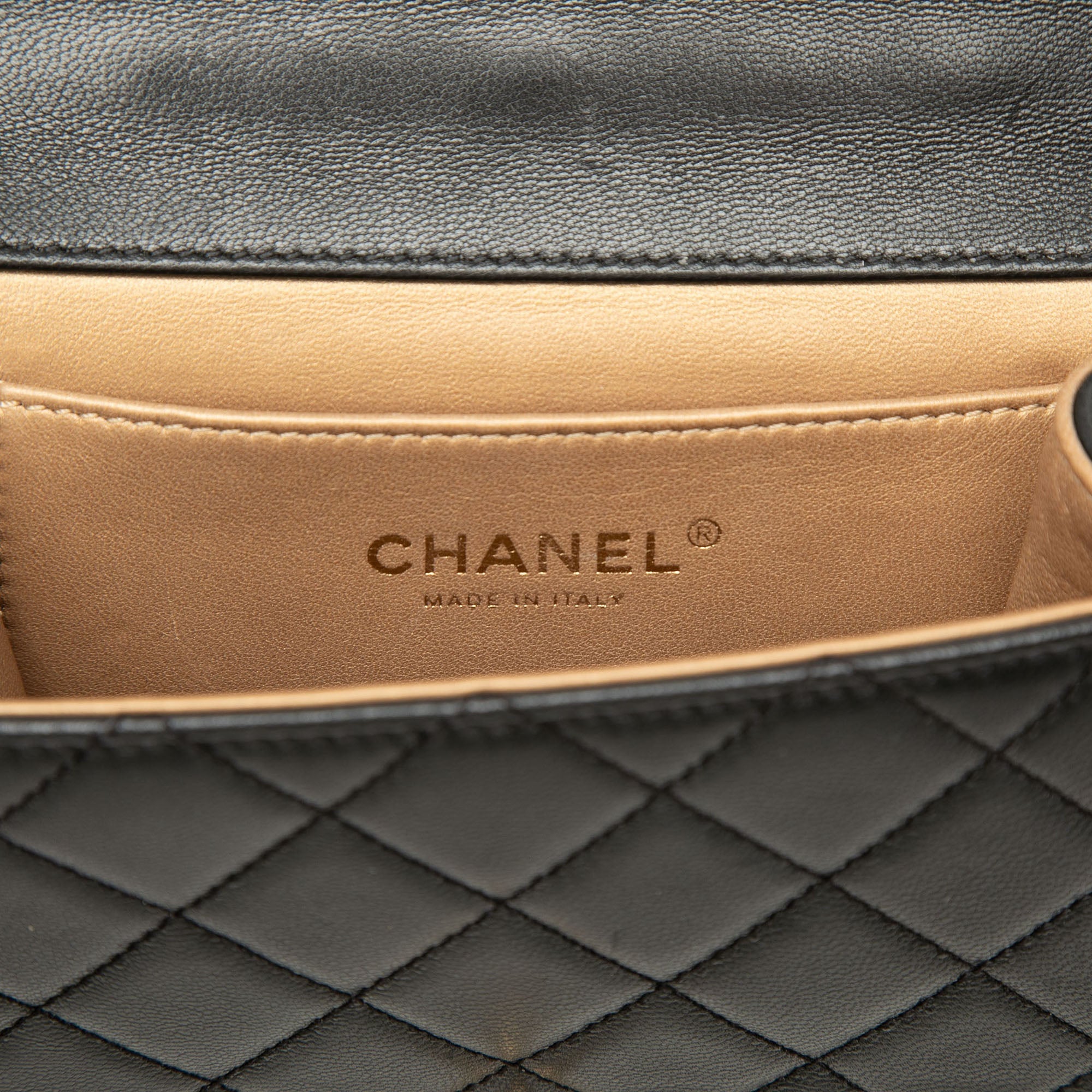 Chanel Small Lambskin Chic Pearls Flap - image 5