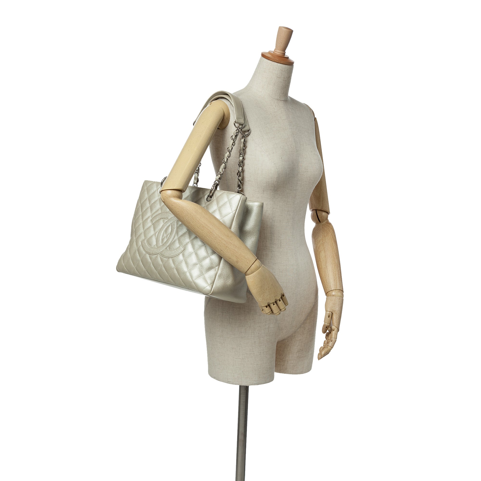 Chanel Caviar Grand Shopping Tote - image 8