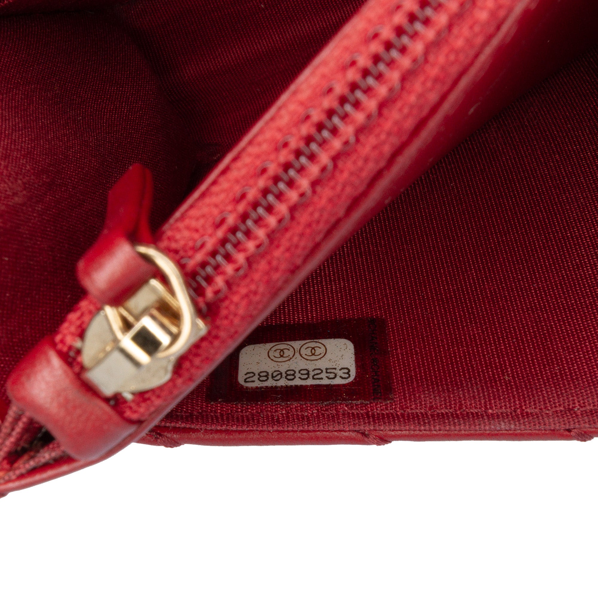 Chanel Métiers d'Art CC Chevron Lambskin Wallet On Chain - image 5