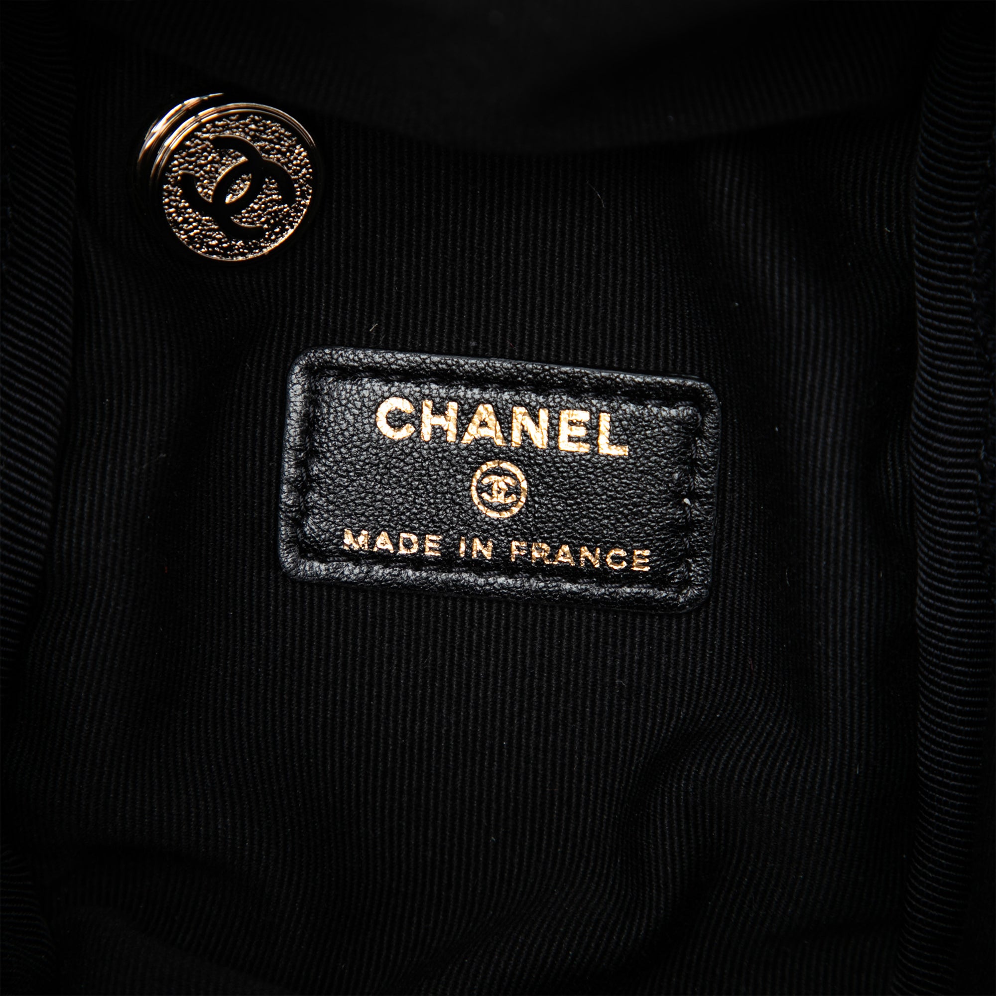 Chanel CC Quilted Lambskin Cube Wristlet Vanity Case - image 5