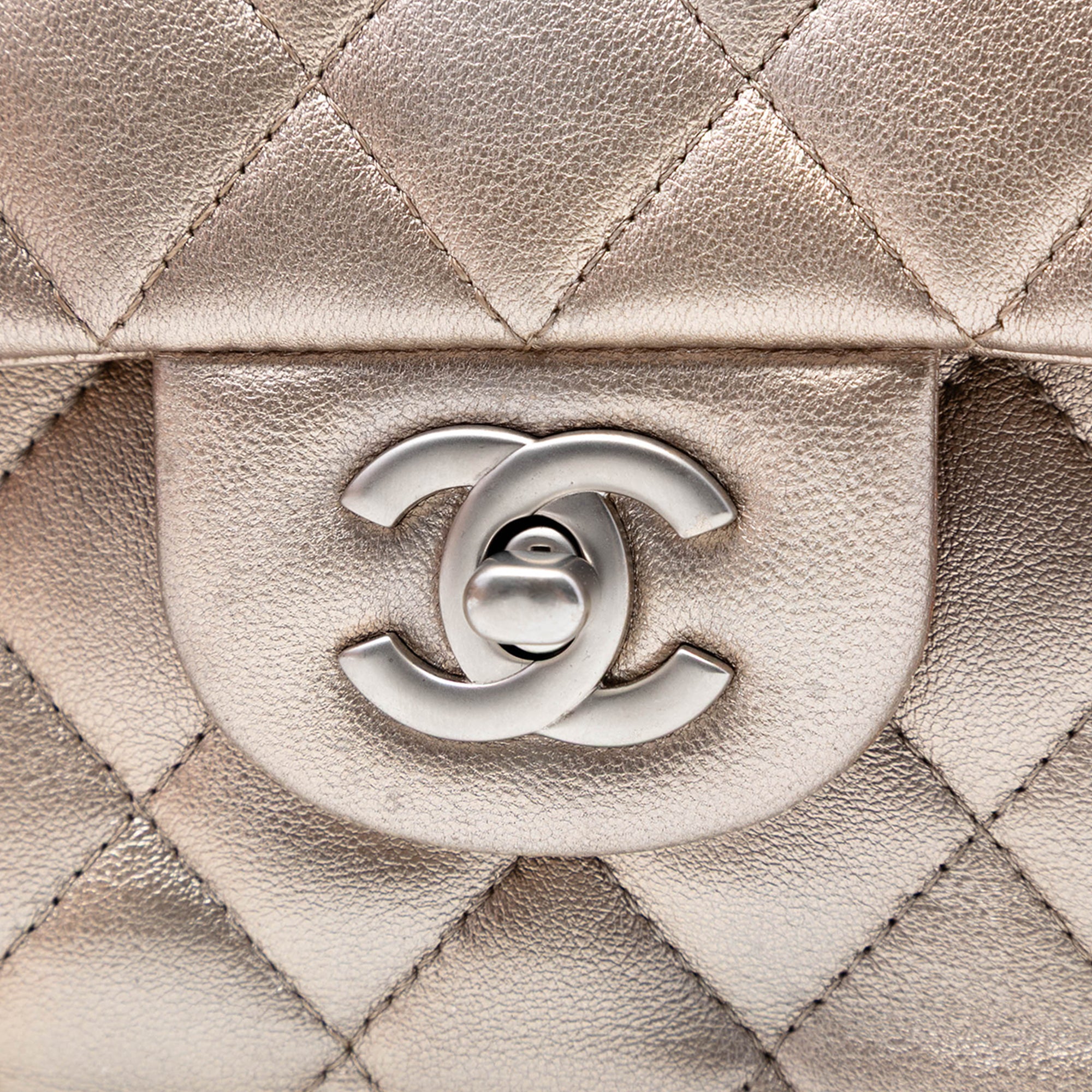 Chanel Medium Classic Metallic Lambskin Double Flap - image 5