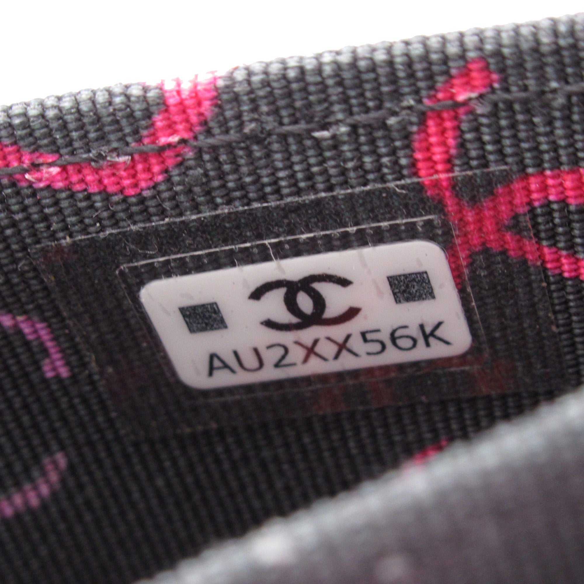 Chanel CC Quilted Caviar Flap Card Holder on Chain - image 6