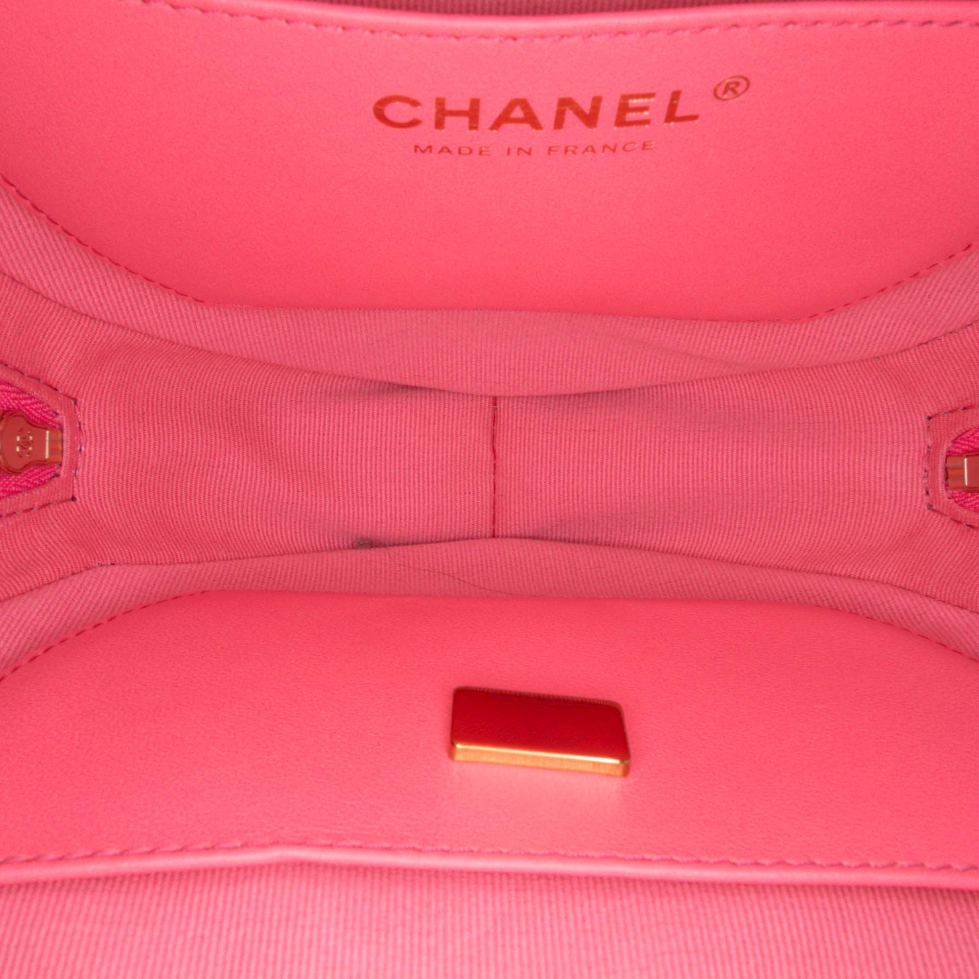 Chanel Lambskin CC in Love Heart Crossbody - image 4