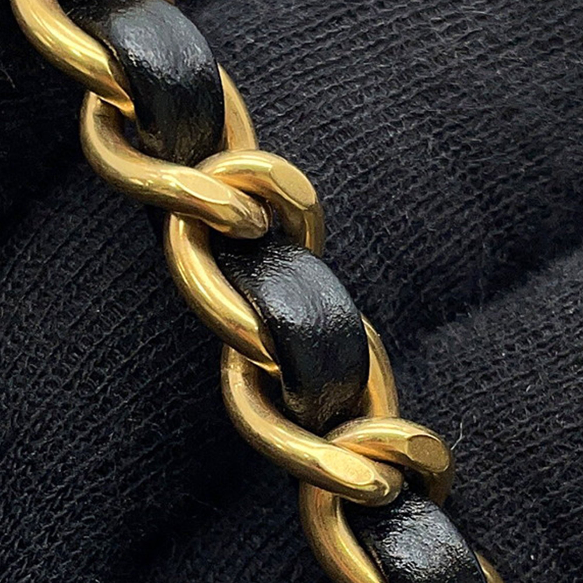 Chanel Mini Shiny Calfskin 22 Handbag - image 10