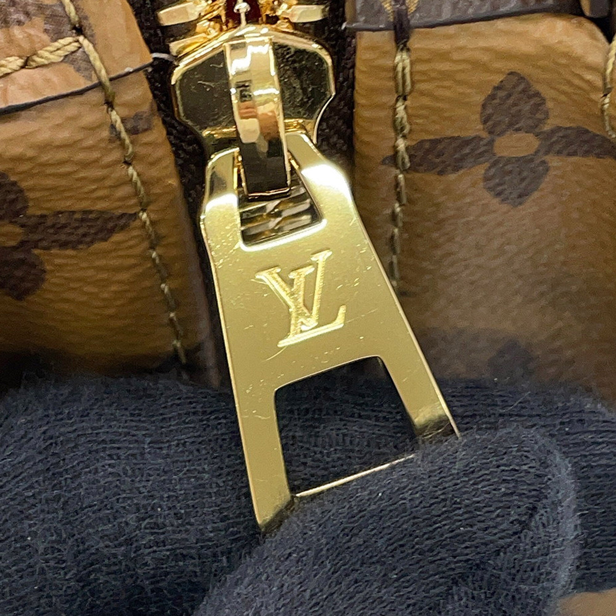 Louis Vuitton Monogram Giant OnTheGo East West - image 6