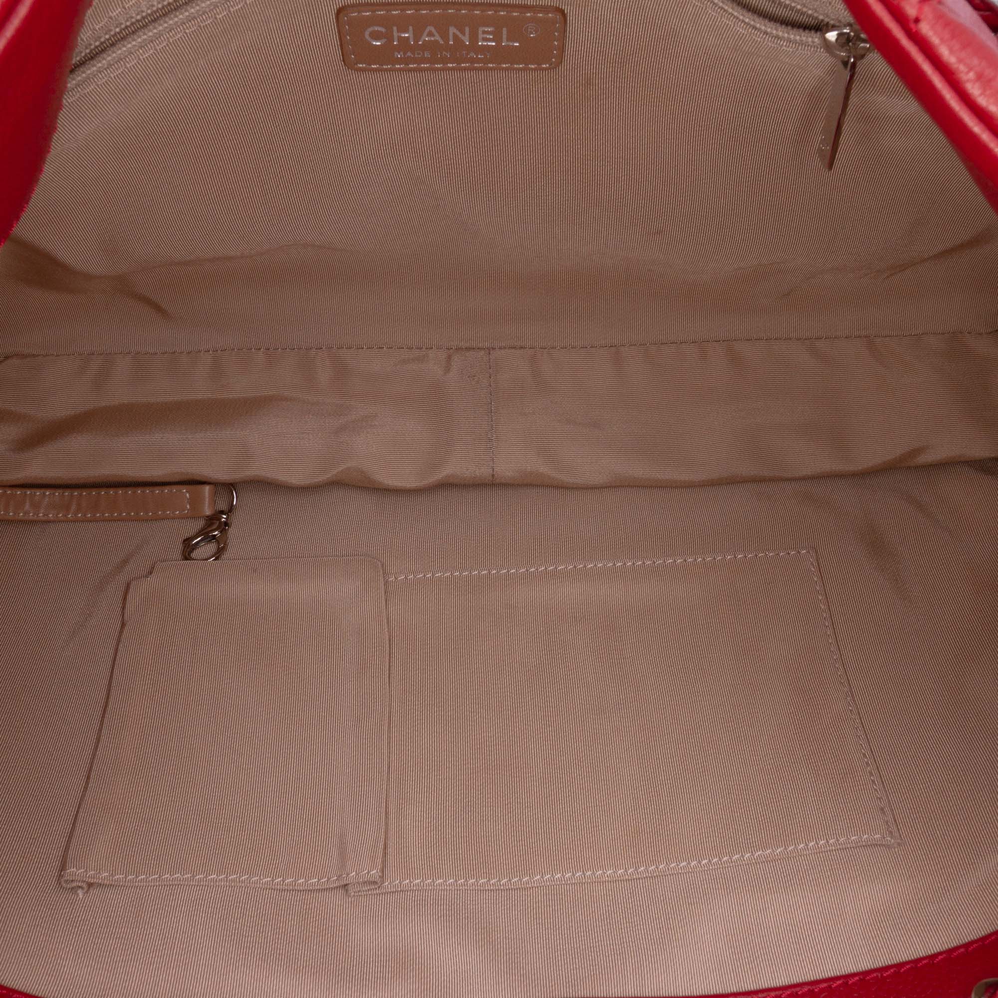 Chanel Quilted Caviar Expandable Zip Tote - image 4