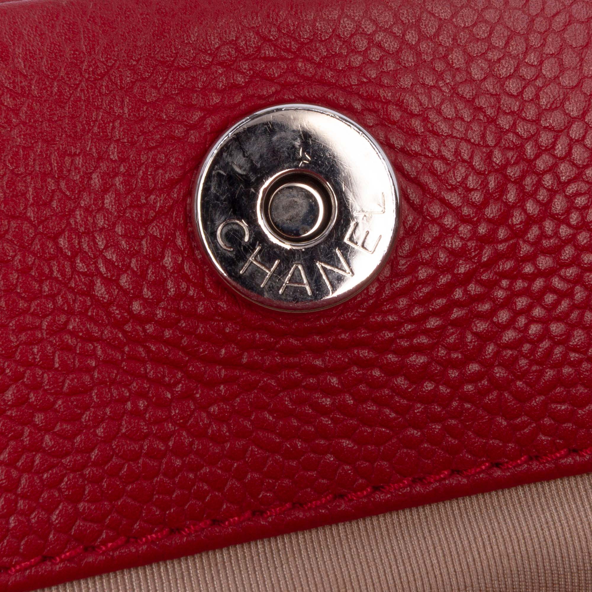 Chanel Quilted Caviar Expandable Zip Tote - image 7