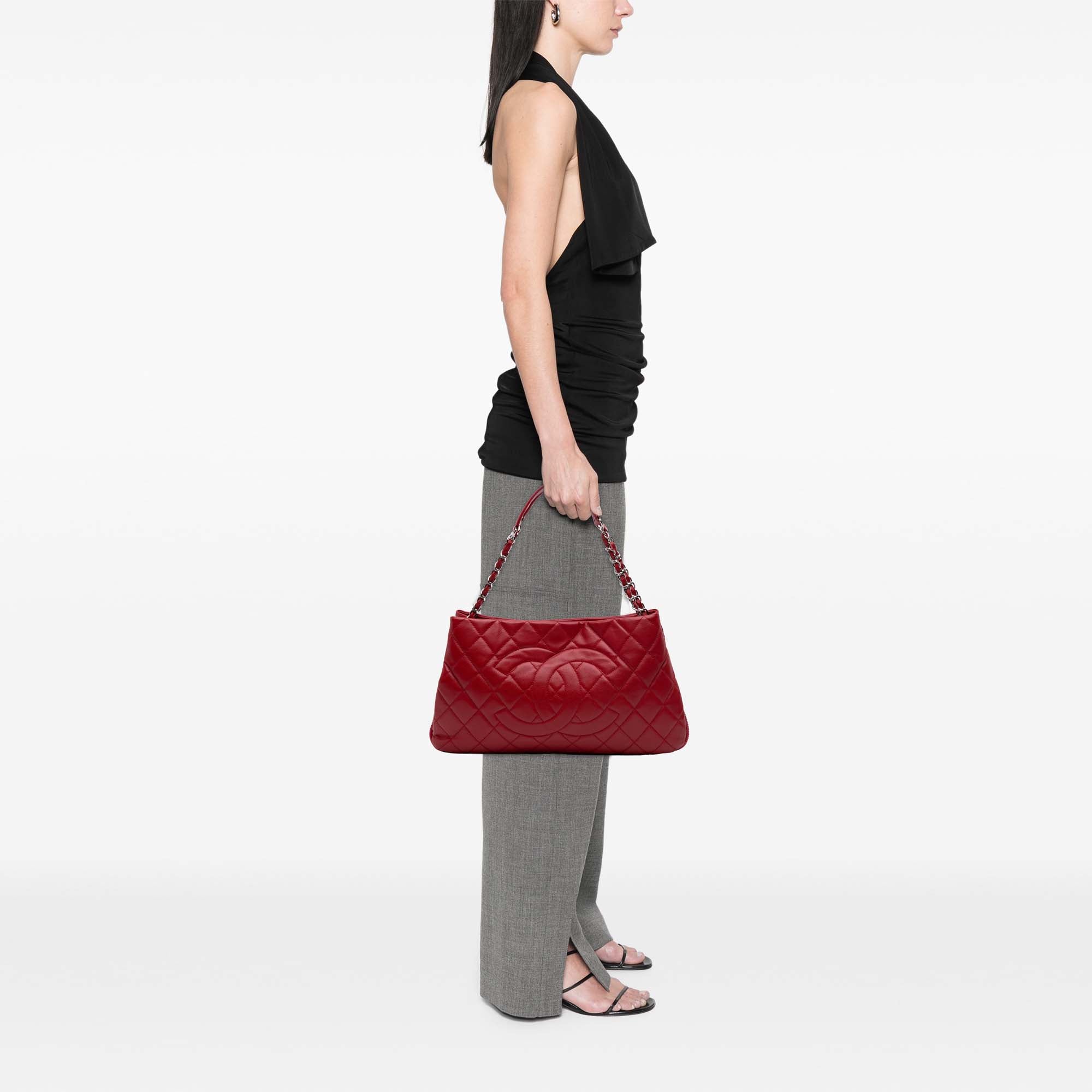 Chanel Quilted Caviar Expandable Zip Tote - image 8
