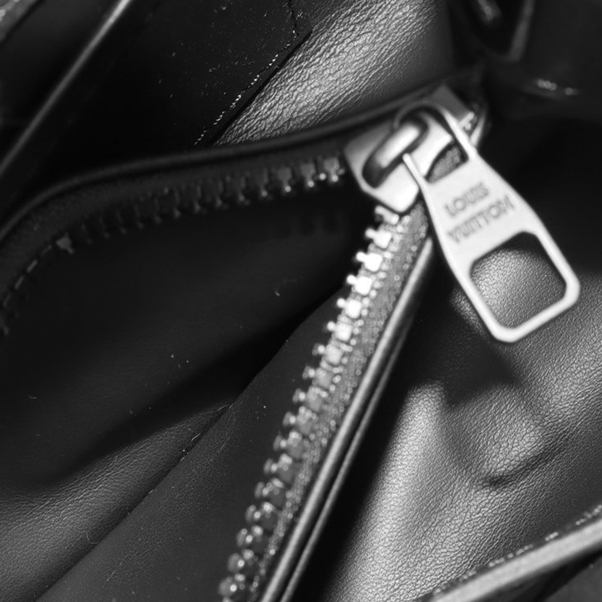 Louis Vuitton Taurillon Mini Capucines East West - image 4