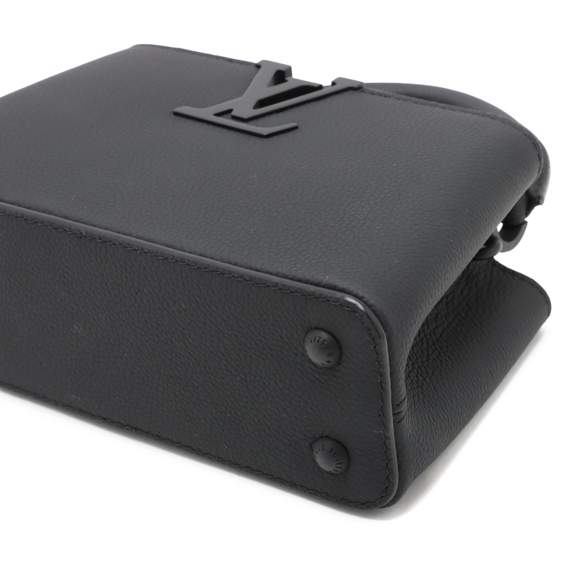 Louis Vuitton Taurillon Mini Capucines East West - image 6