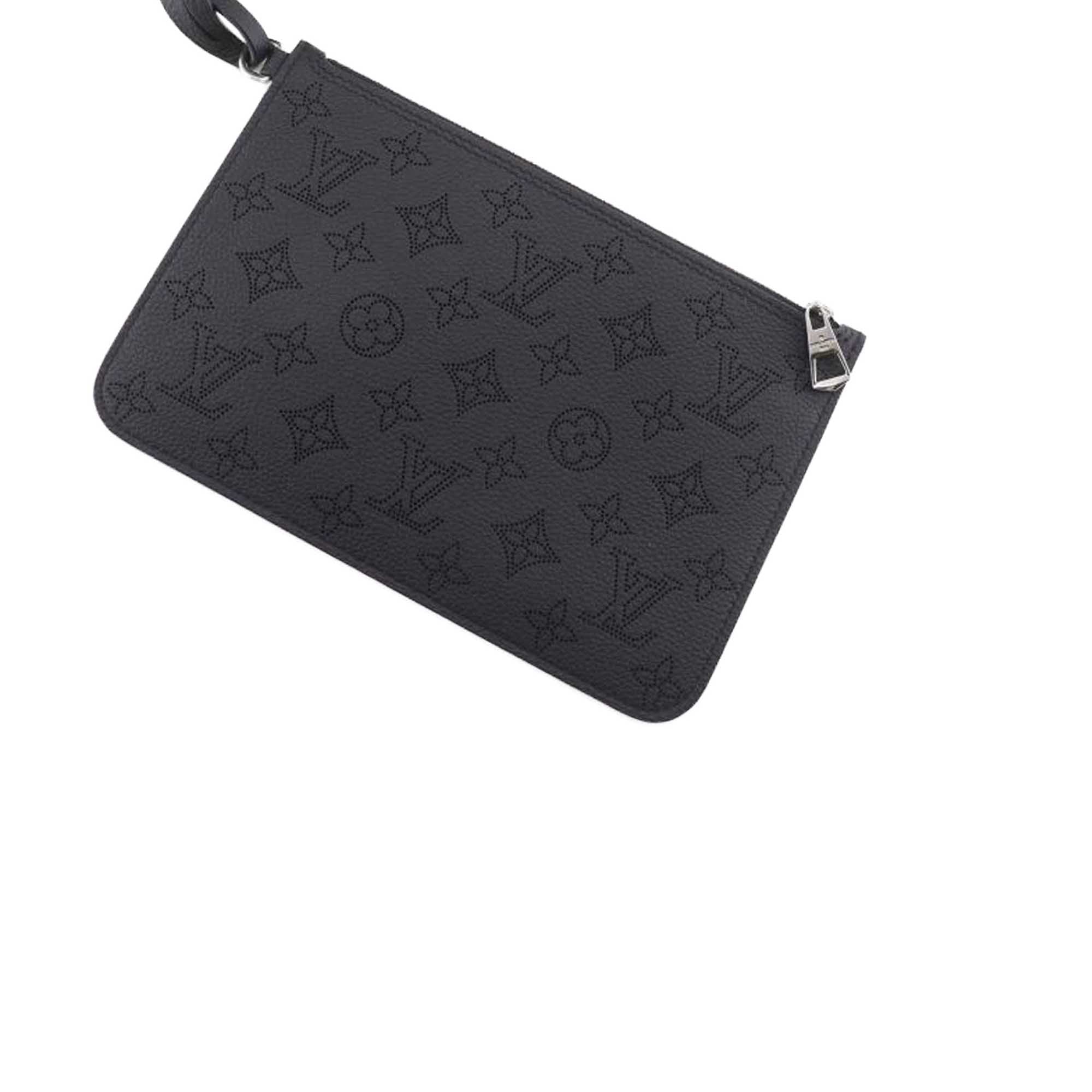 Louis Vuitton Monogram Mahina Blossom MM - image 17
