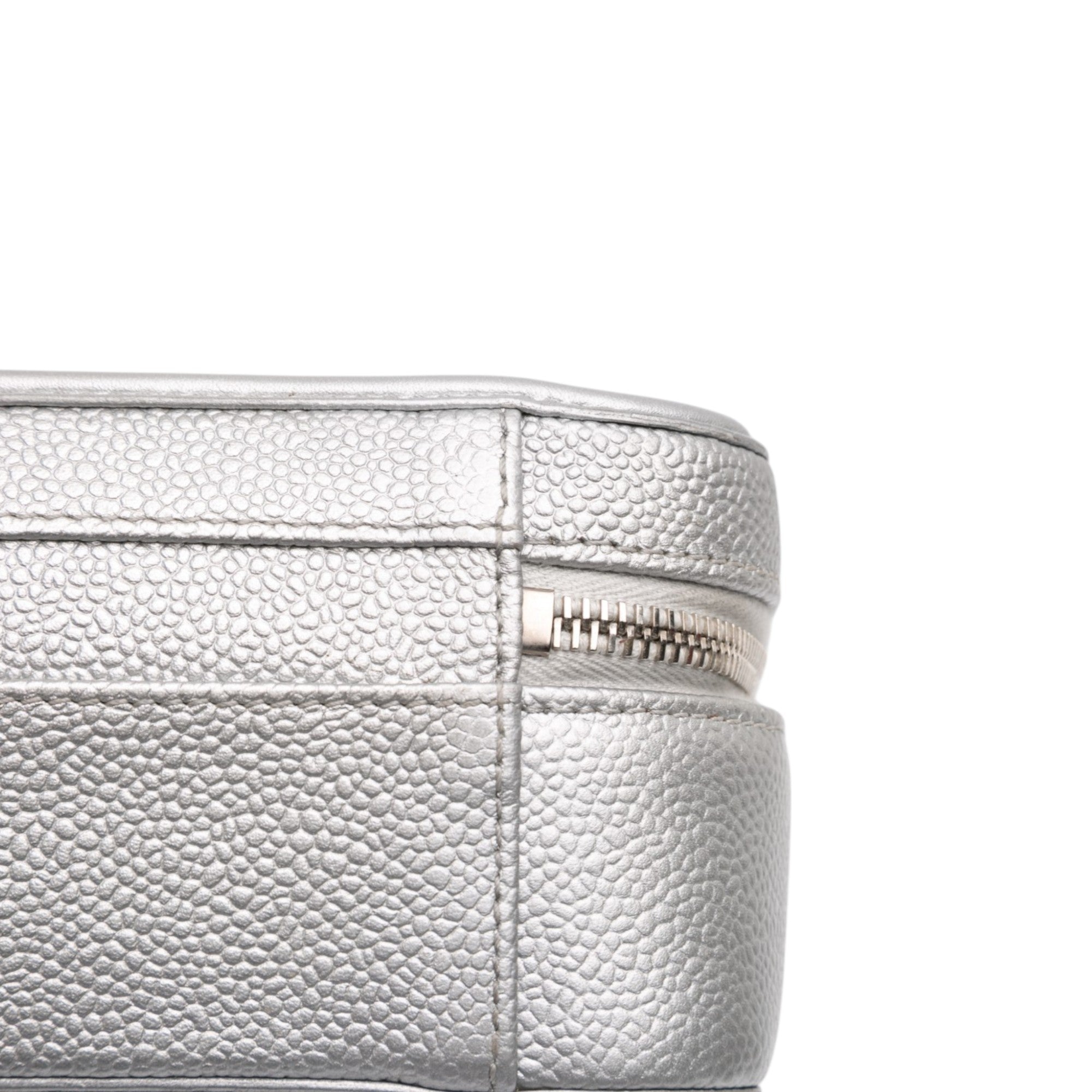 Chanel Medium Caviar CC Filigree Vanity Case - image 8