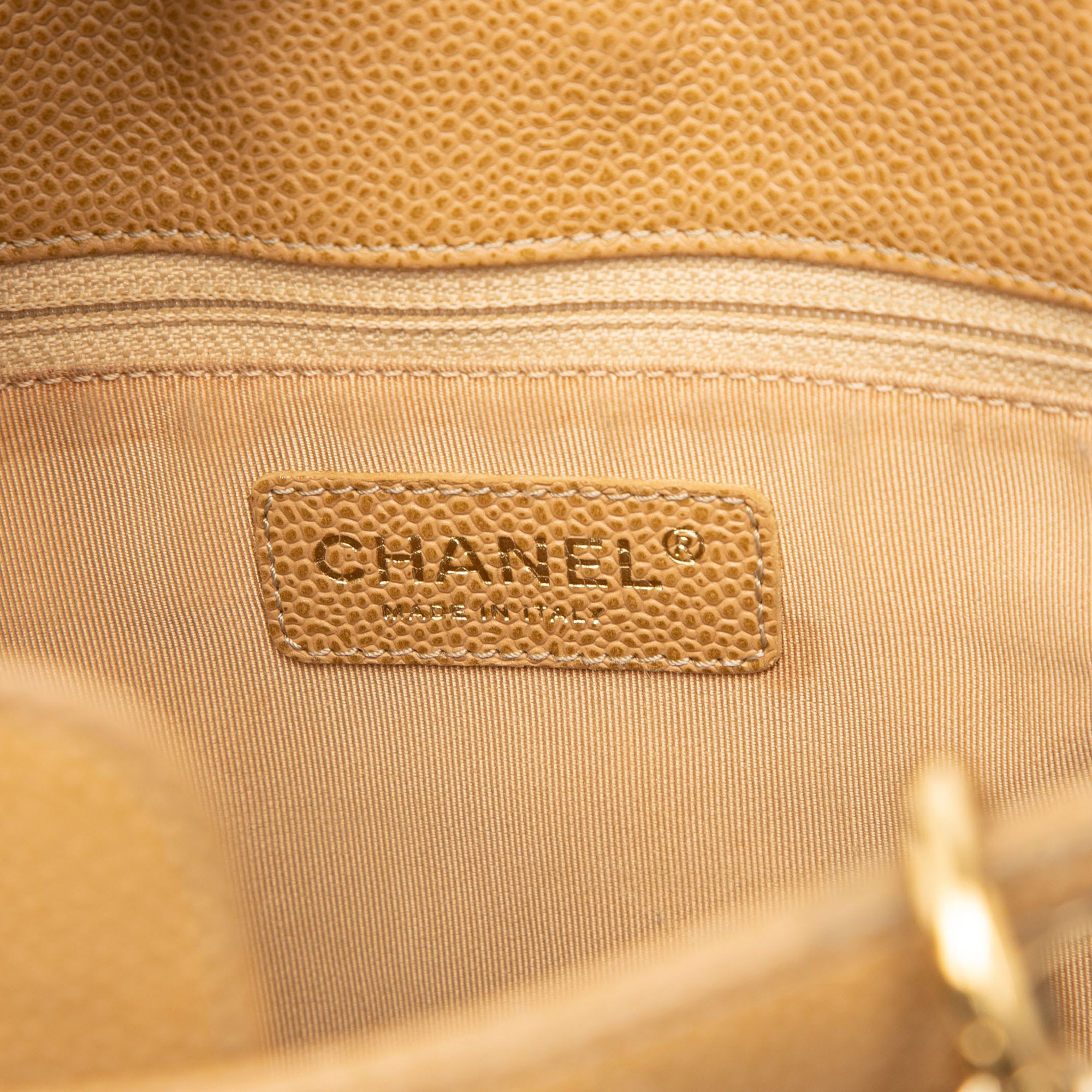 Chanel Caviar Petite Shopping Tote - image 5