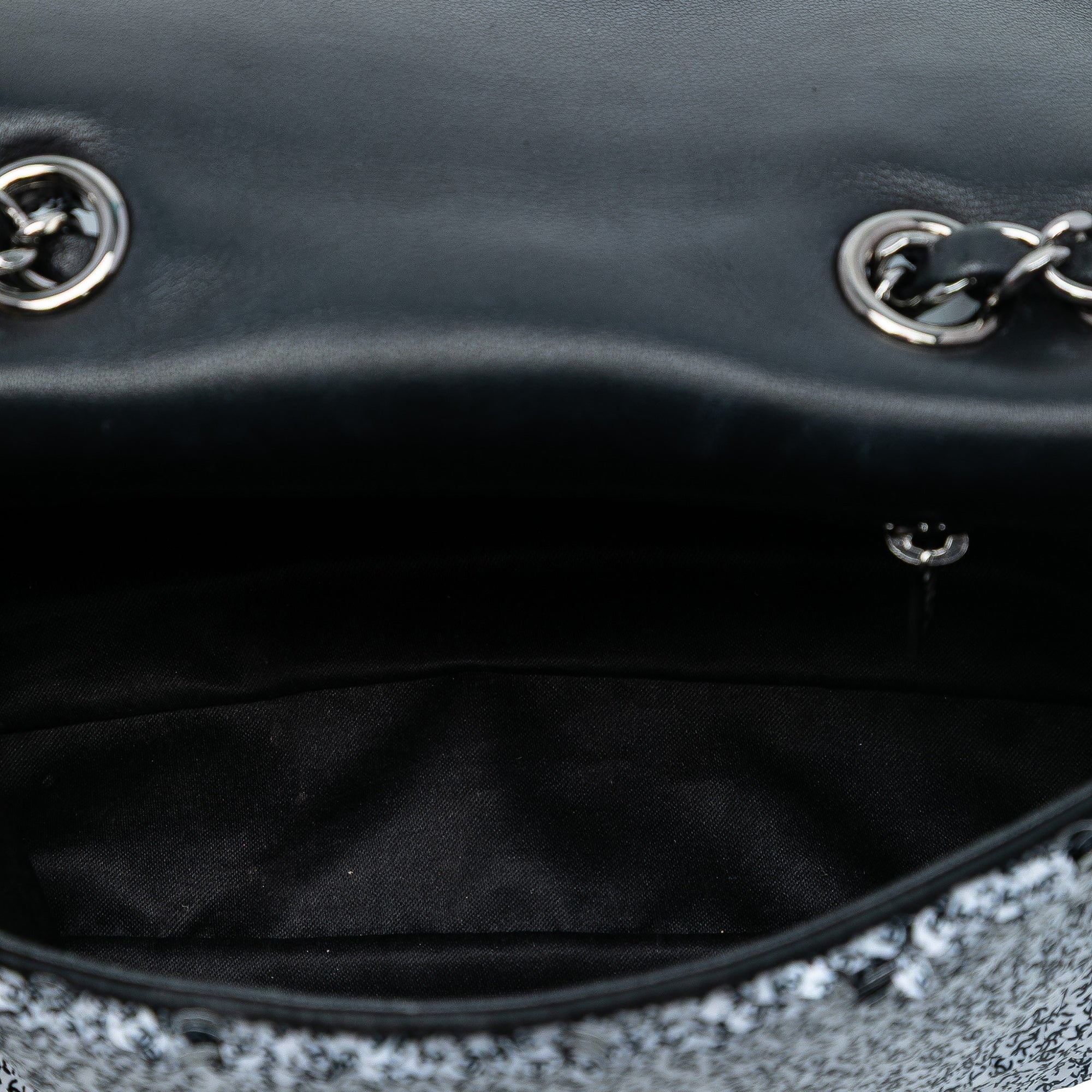 Chanel CC Printed Sequin Single Flap - image 4