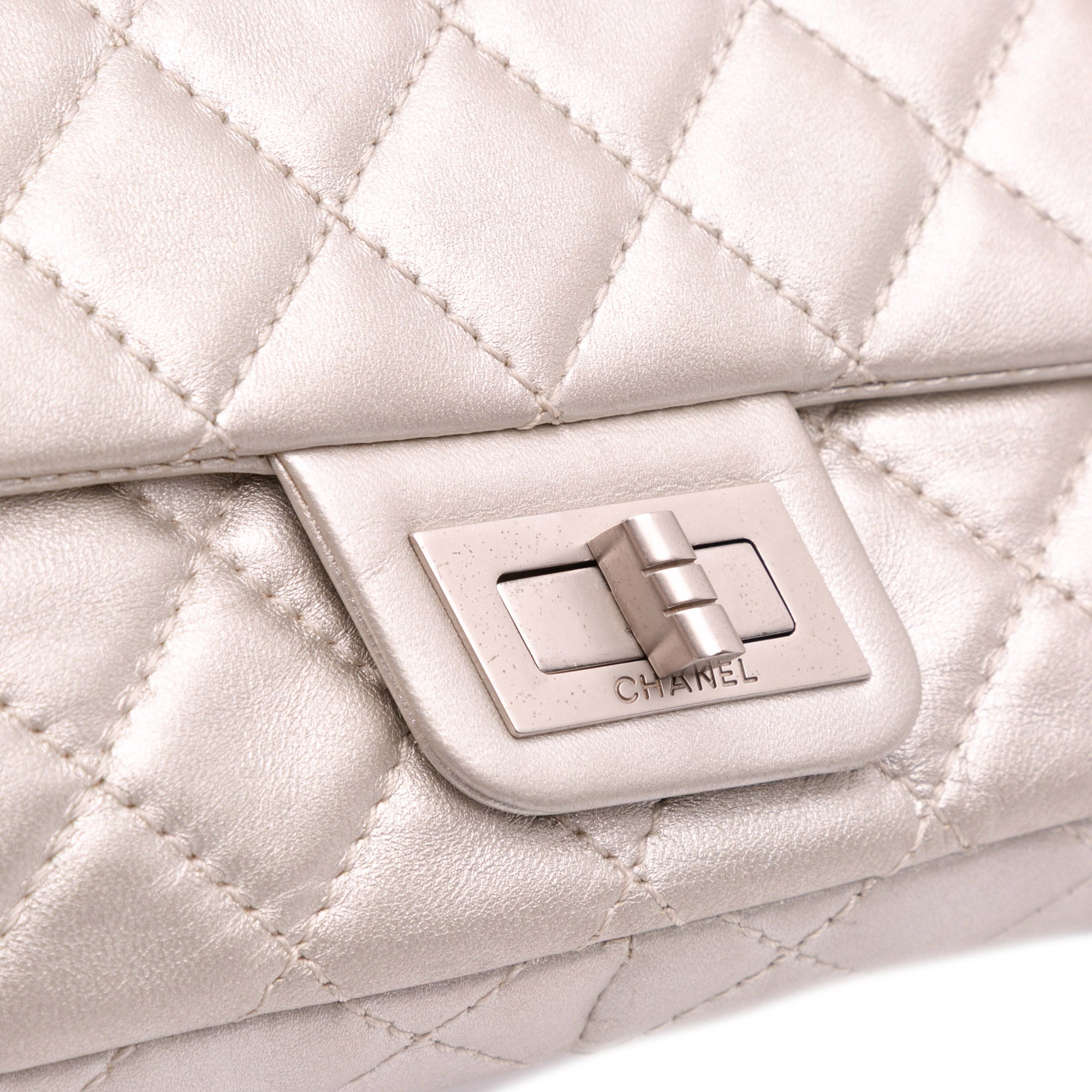 Chanel Reissue 2.55 Metallic Lambskin Clutch With Chain - image 7