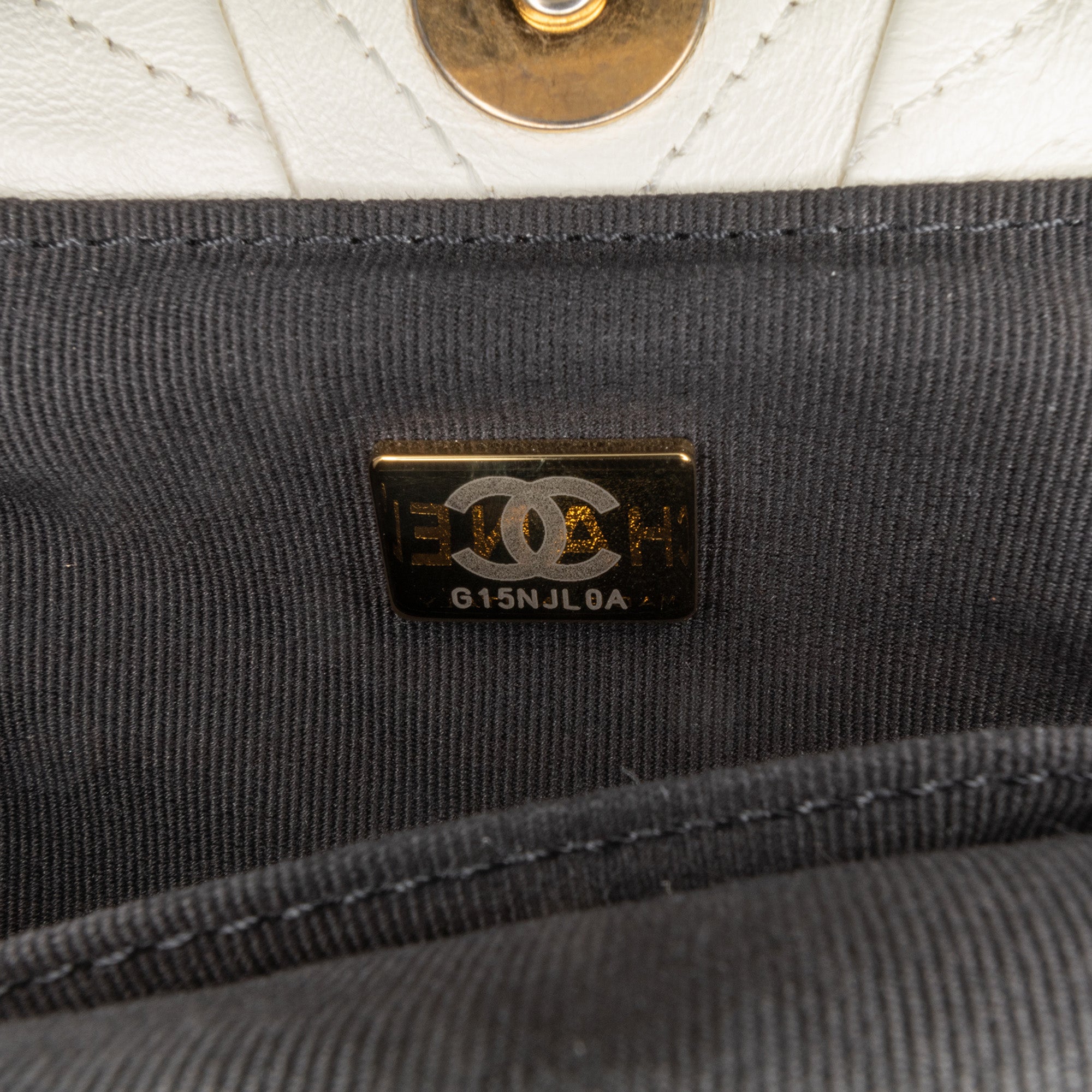 Chanel Quilted Lambskin Pearl Crown Handle Clutch Bag - image 5