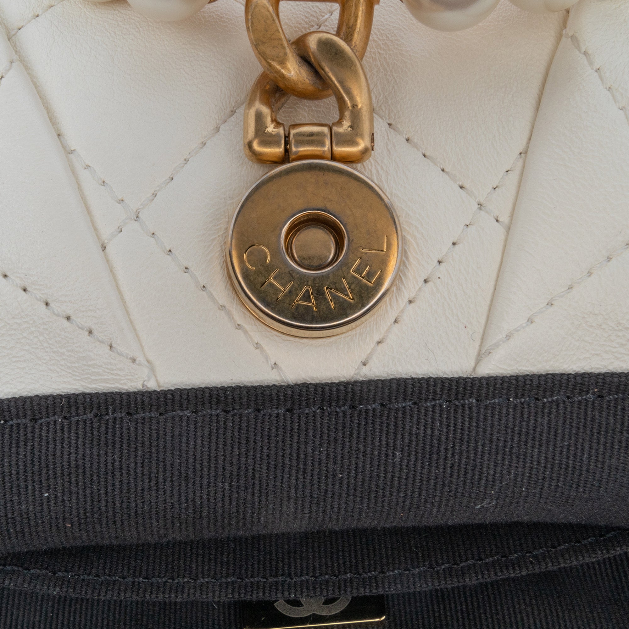Chanel Quilted Lambskin Pearl Crown Handle Clutch Bag - image 6