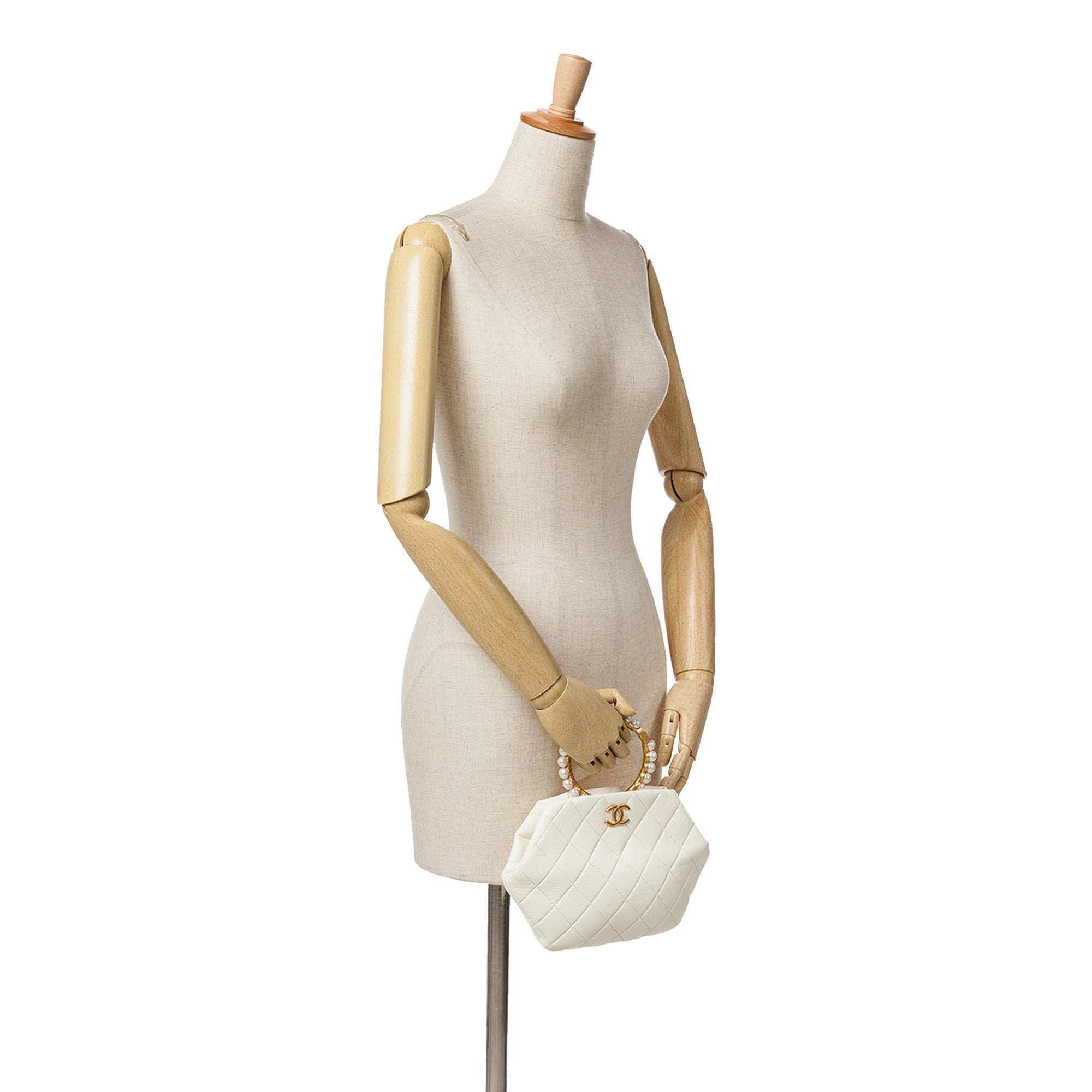 Chanel Quilted Lambskin Pearl Crown Handle Clutch Bag - image 9
