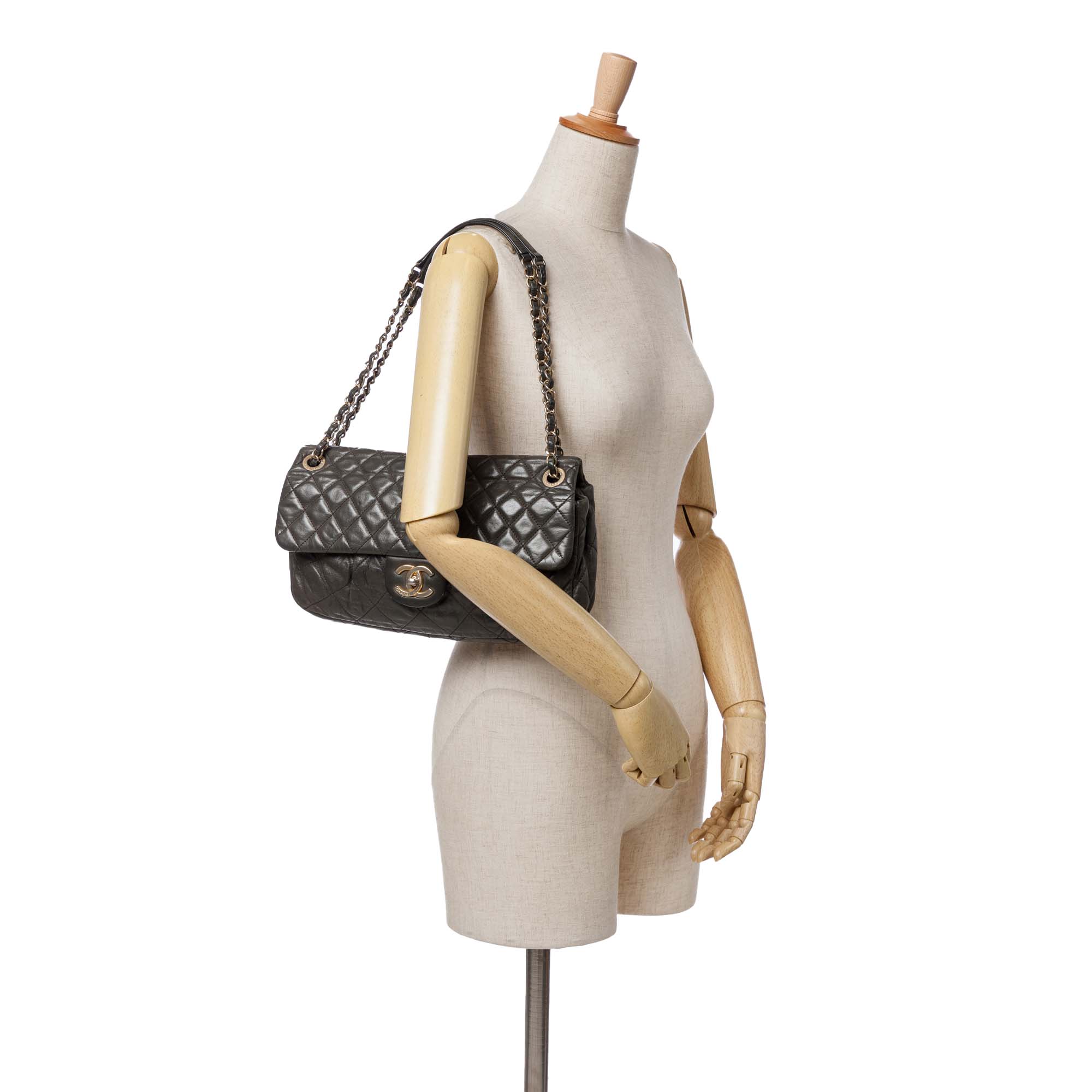 Chanel Quilted Calfskin Chic Quilt Flap - image 10