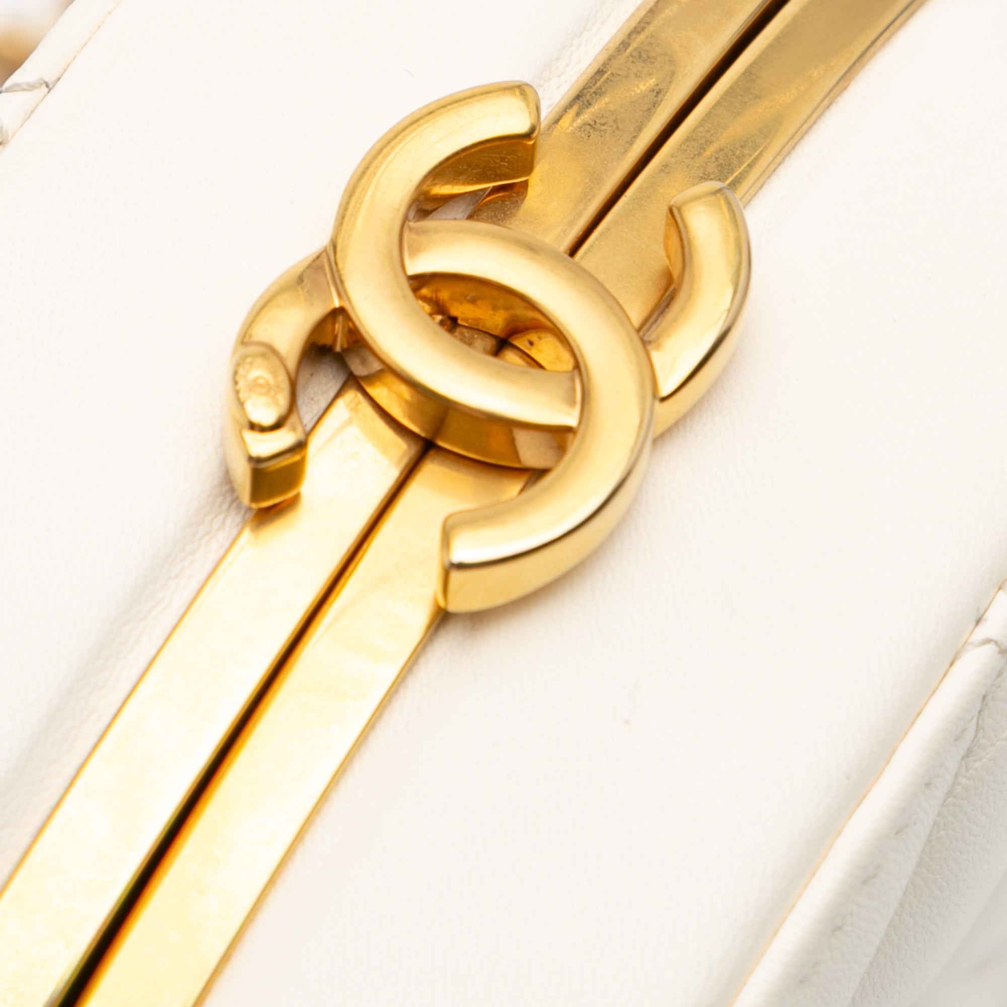 Chanel CC Quilted Lambskin Frame Vanity Case - image 8
