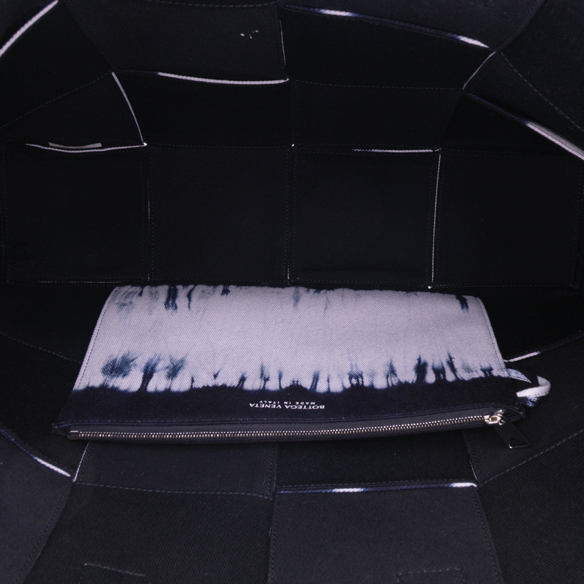 Bottega Veneta Large Denim Intrecciato Tie Dye Arco Tote - image 7