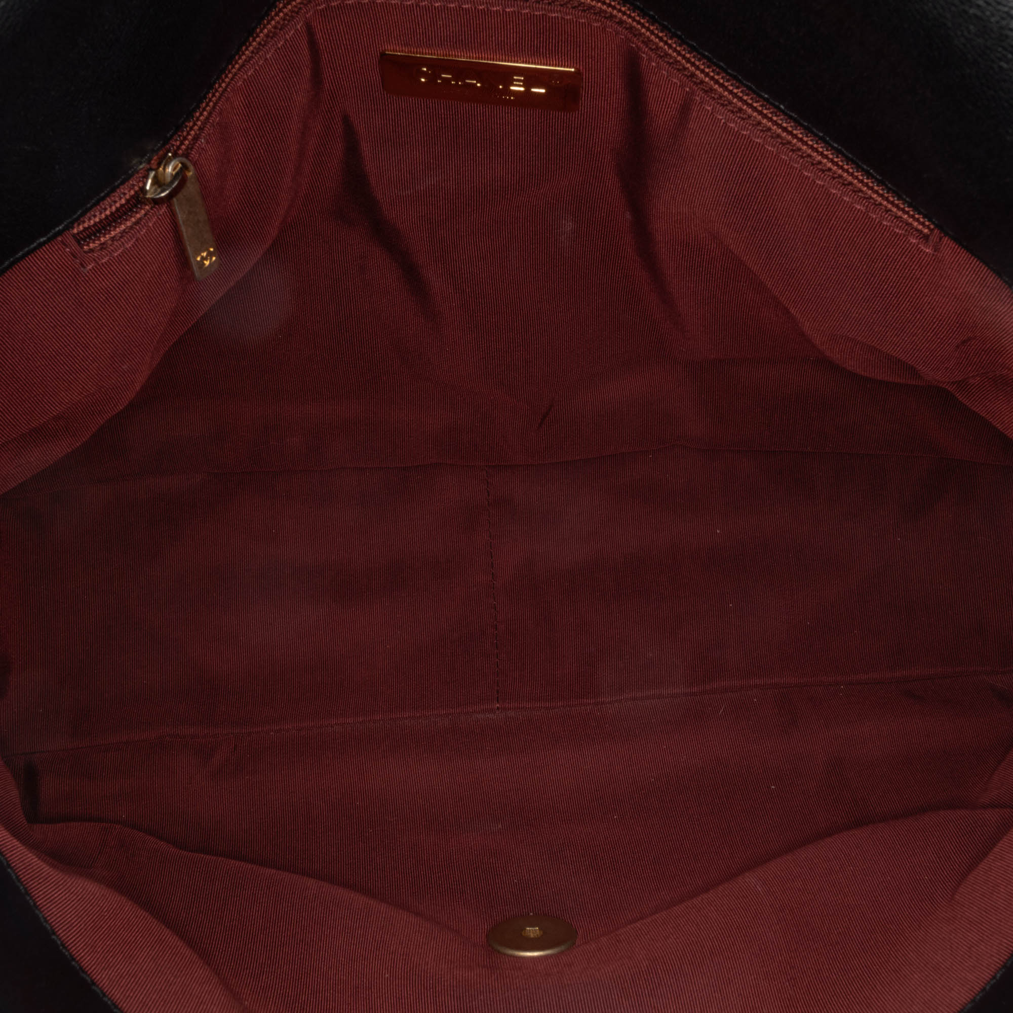 Chanel Maxi Lambskin 19 Flap - image 4