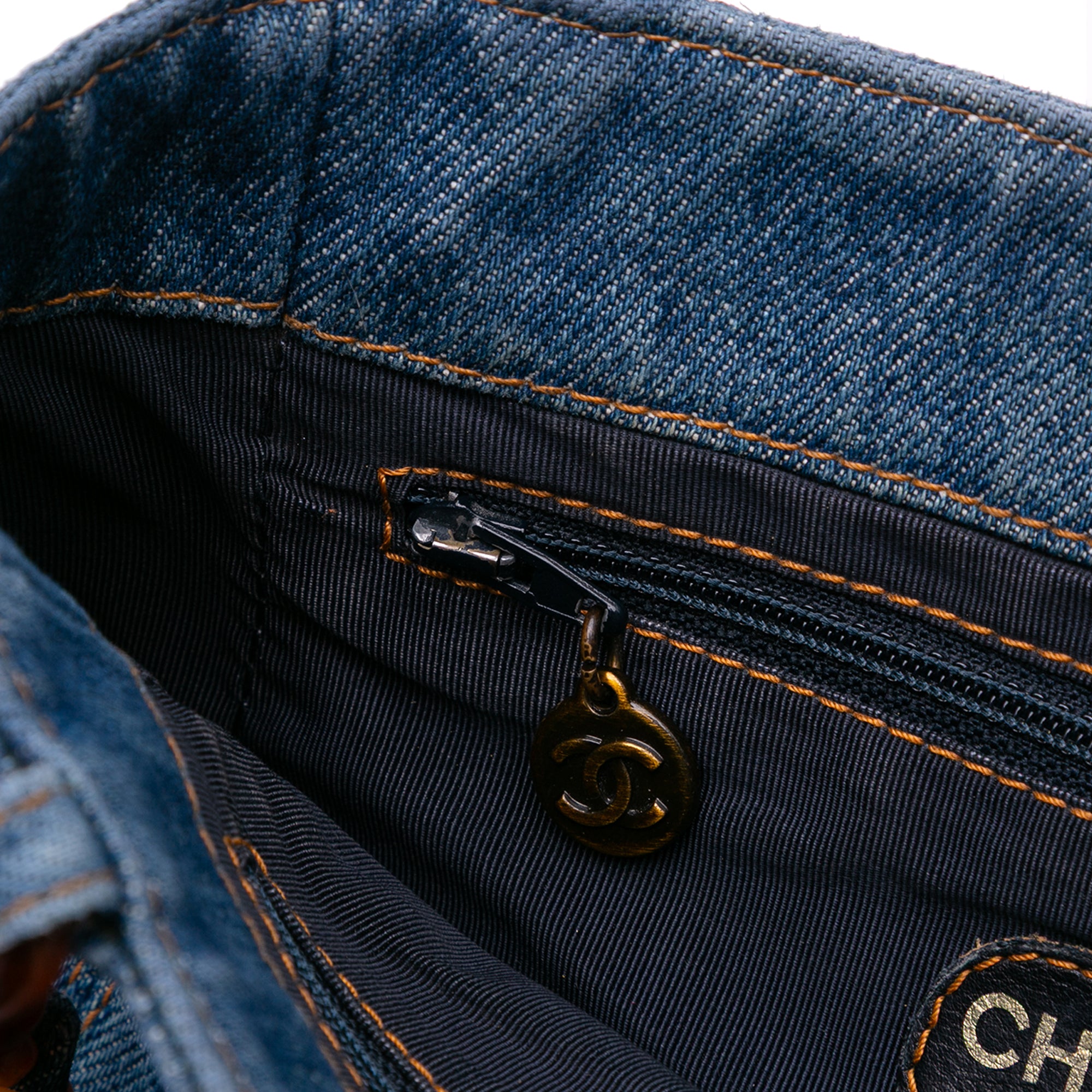 Chanel Small CC Stitched Denim Tote - image 8