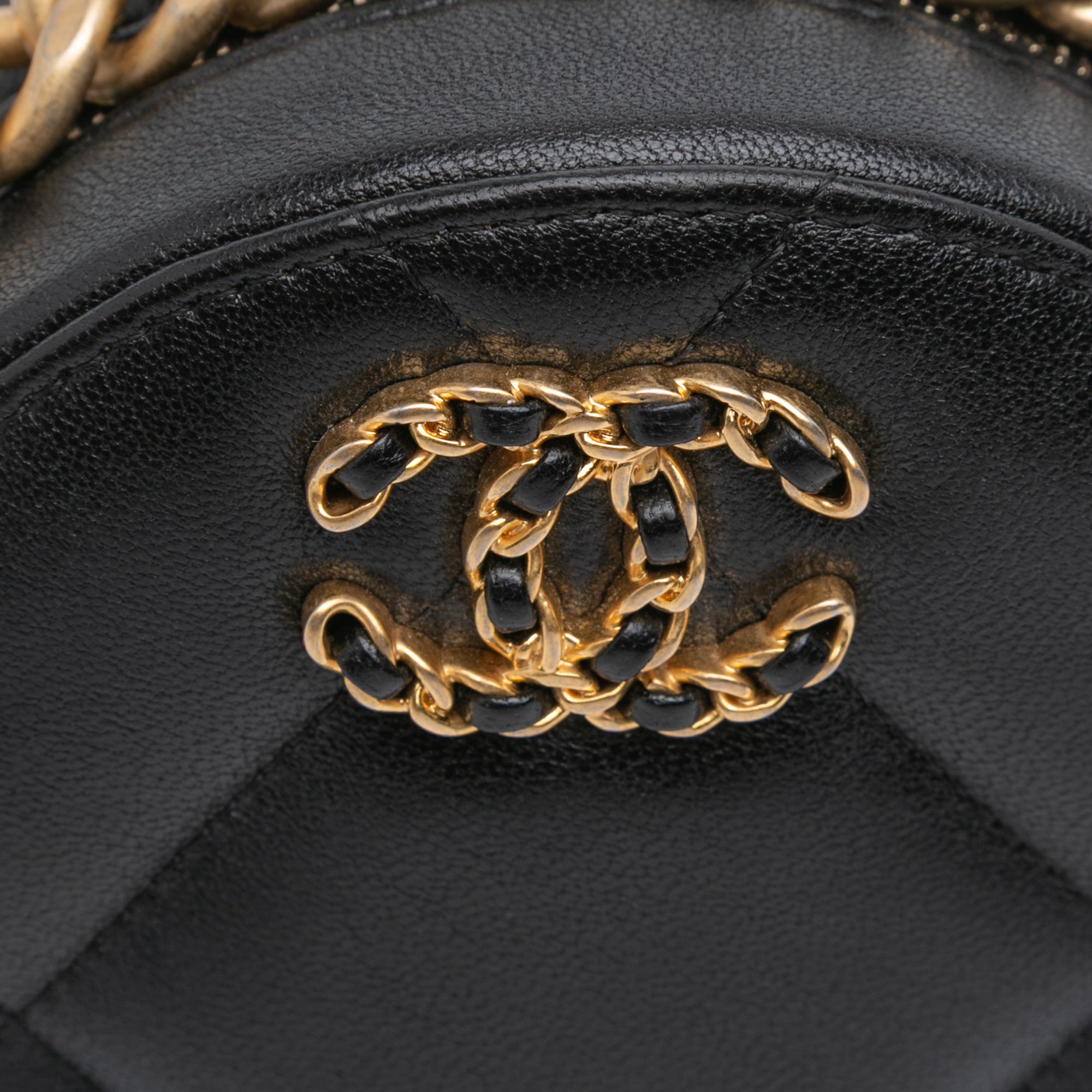 Chanel Lambskin 19 Round Clutch with Chain - image 8