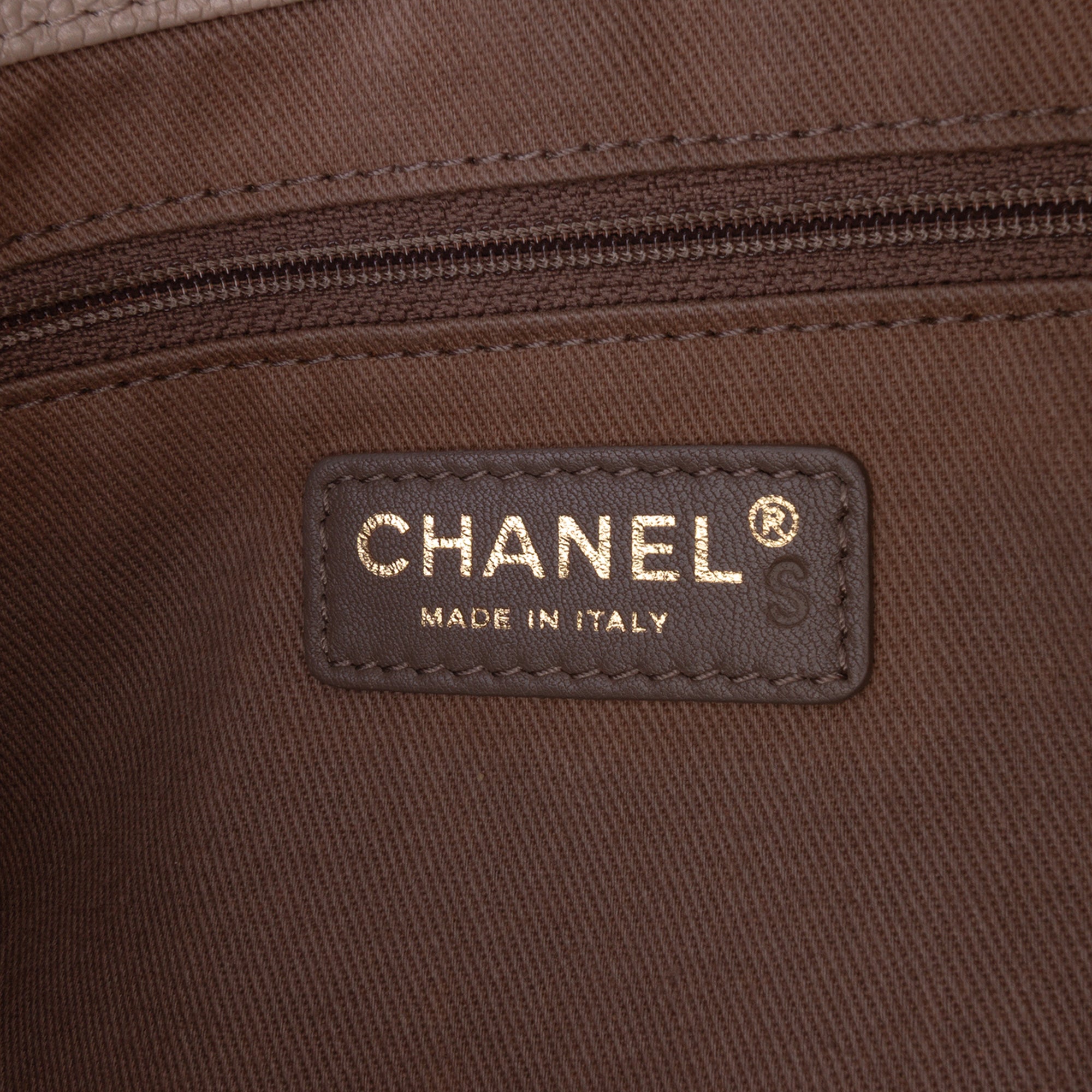 Chanel Medium Quilted Caviar Coco Pleats Messenger Flap - image 5