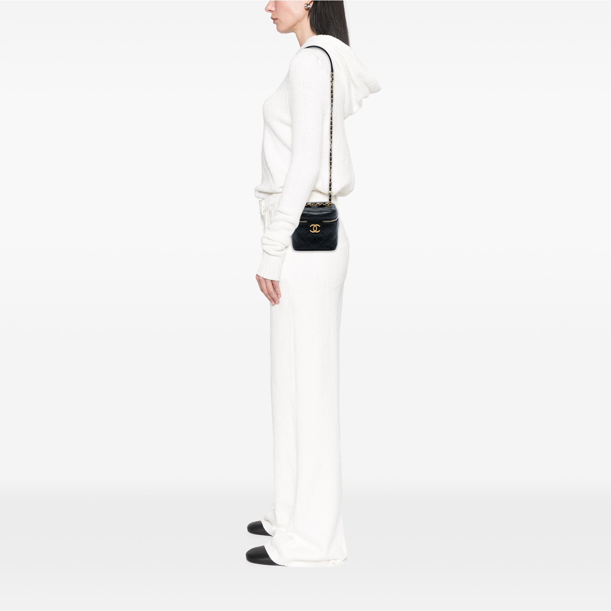 Chanel Small Quilted Calfskin Chain Bar Vanity Case with Chain - image 5