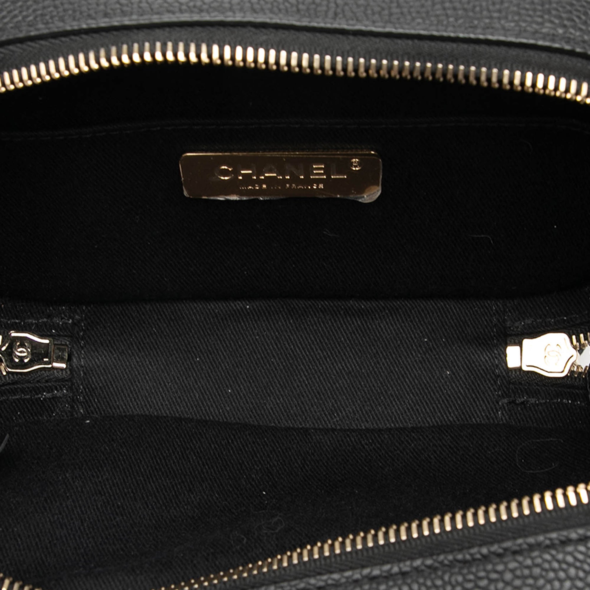 Chanel CC Stitched Caviar Chic Affinity Belt Bag - image 4