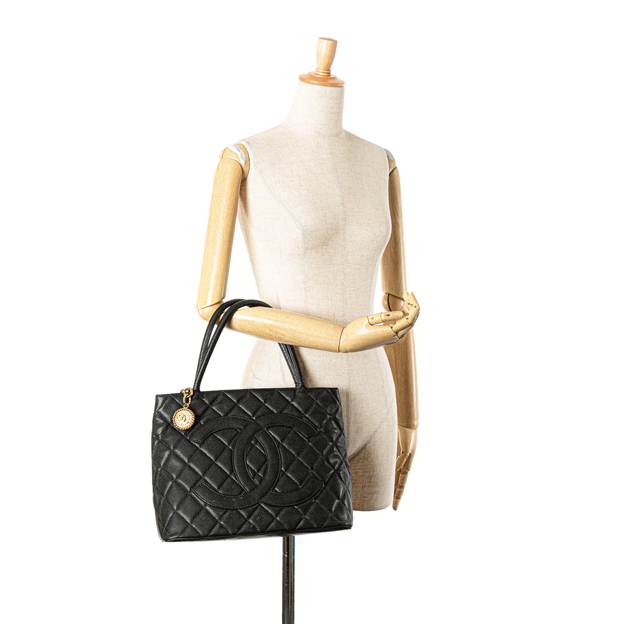 Chanel Caviar Medallion Tote - image 12
