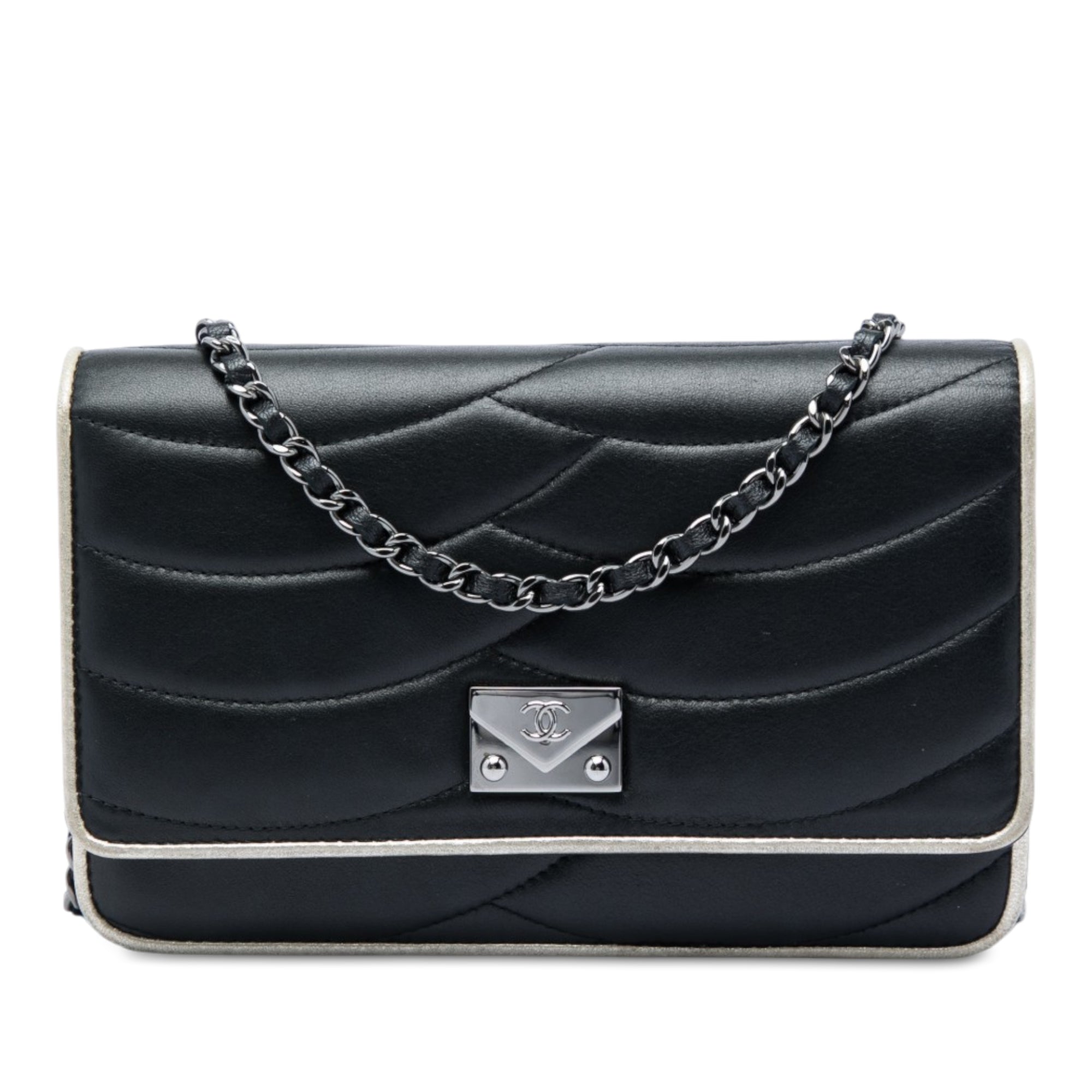 Chanel Lambskin Pagoda Wallet On Chain - image 1