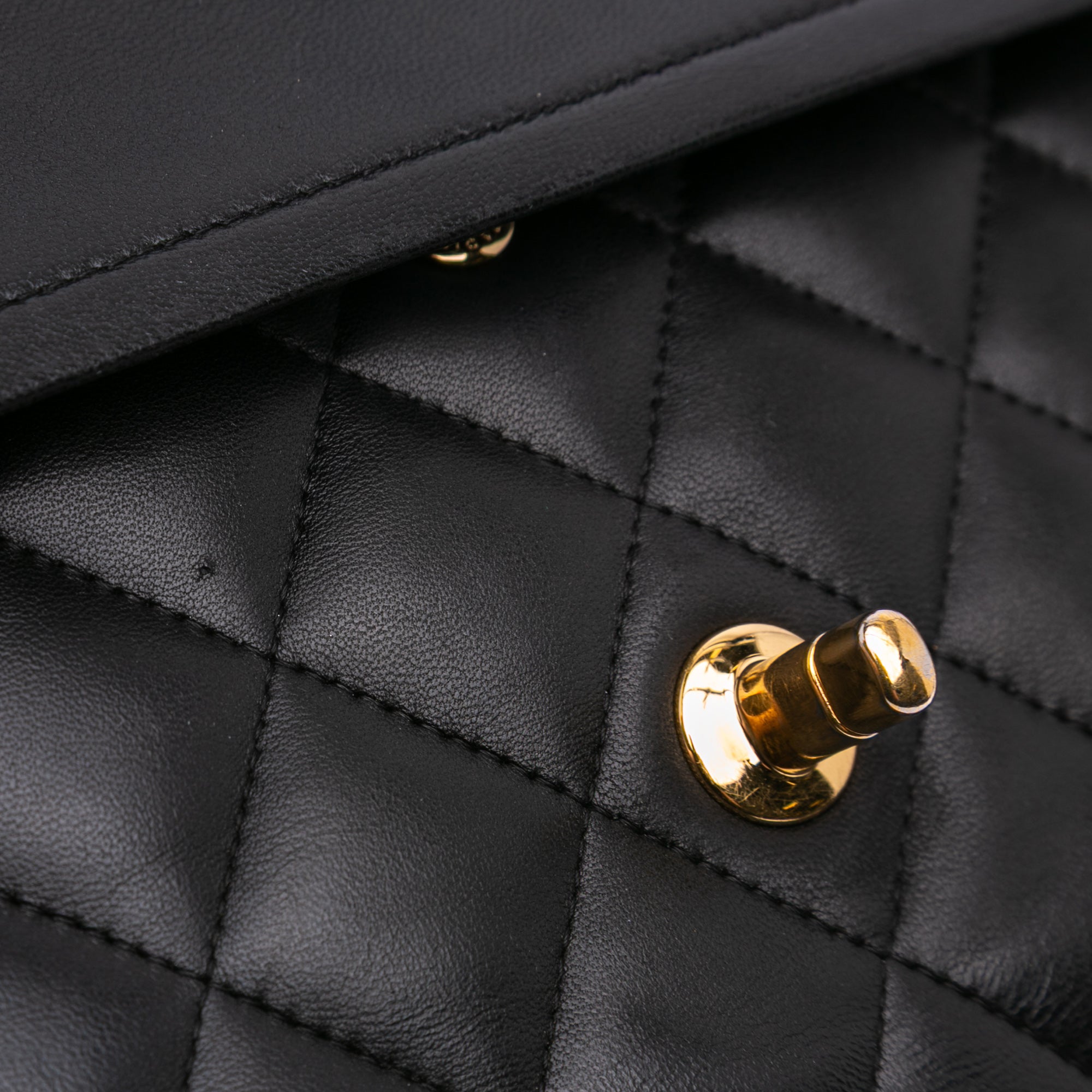 Chanel Jumbo Classic Lambskin Double Flap - image 10