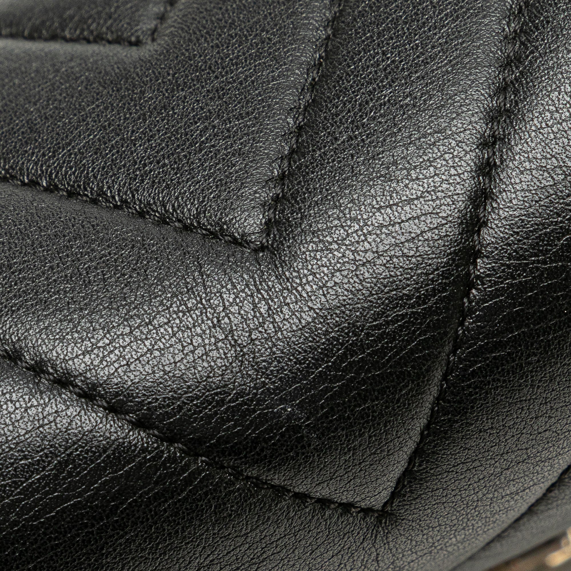 Chanel Old Medium Chevron Caviar Boy Flap - image 10