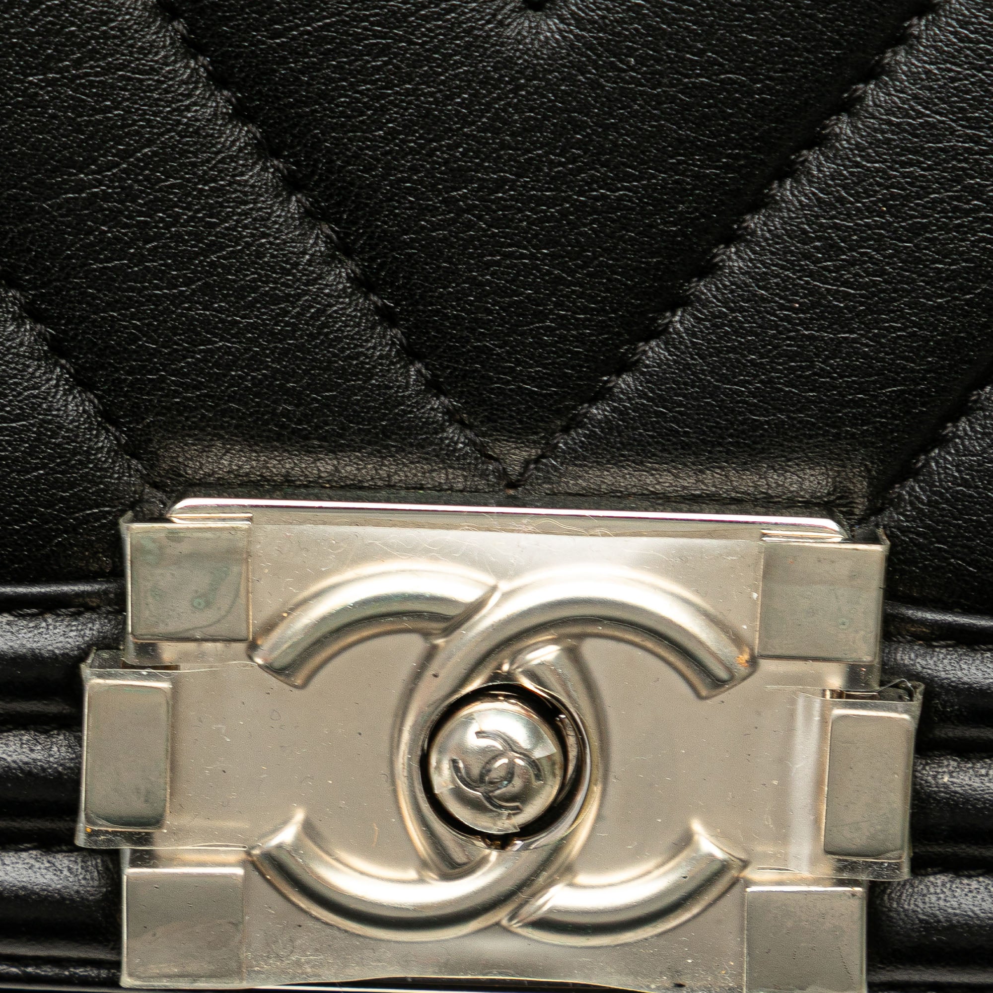 Chanel Old Medium Chevron Caviar Boy Flap - image 7
