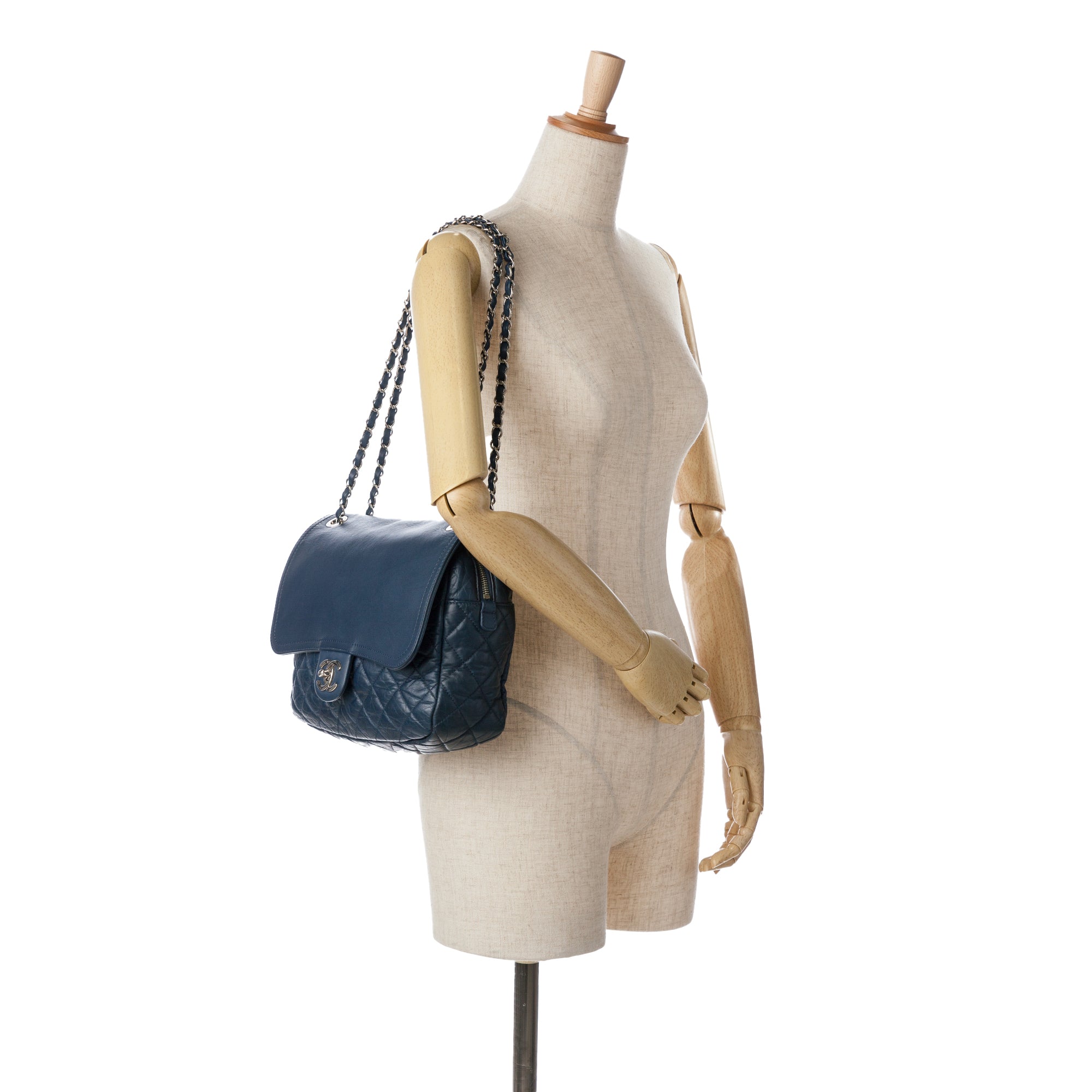 Chanel Quilted Calfskin Easy Zip Flap - image 10
