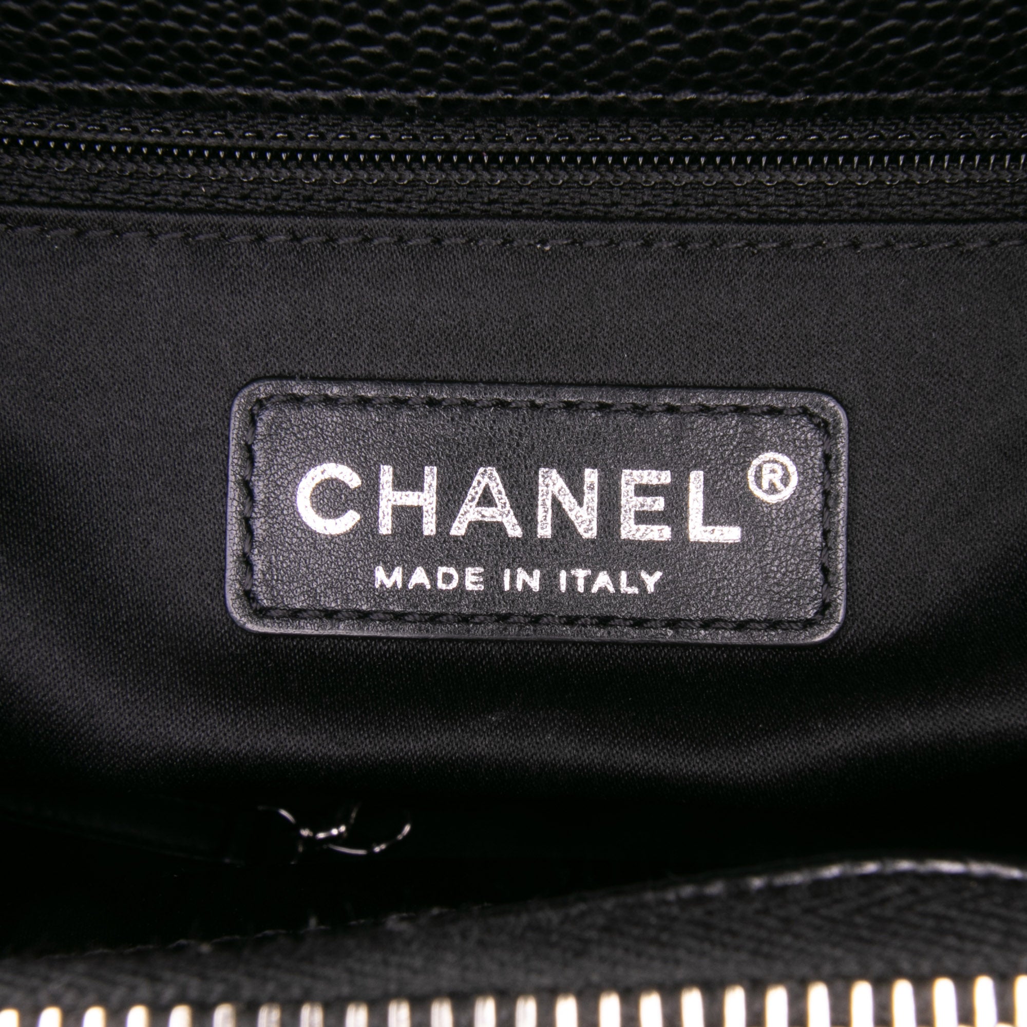Chanel Caviar Grand Shopping Tote - image 5