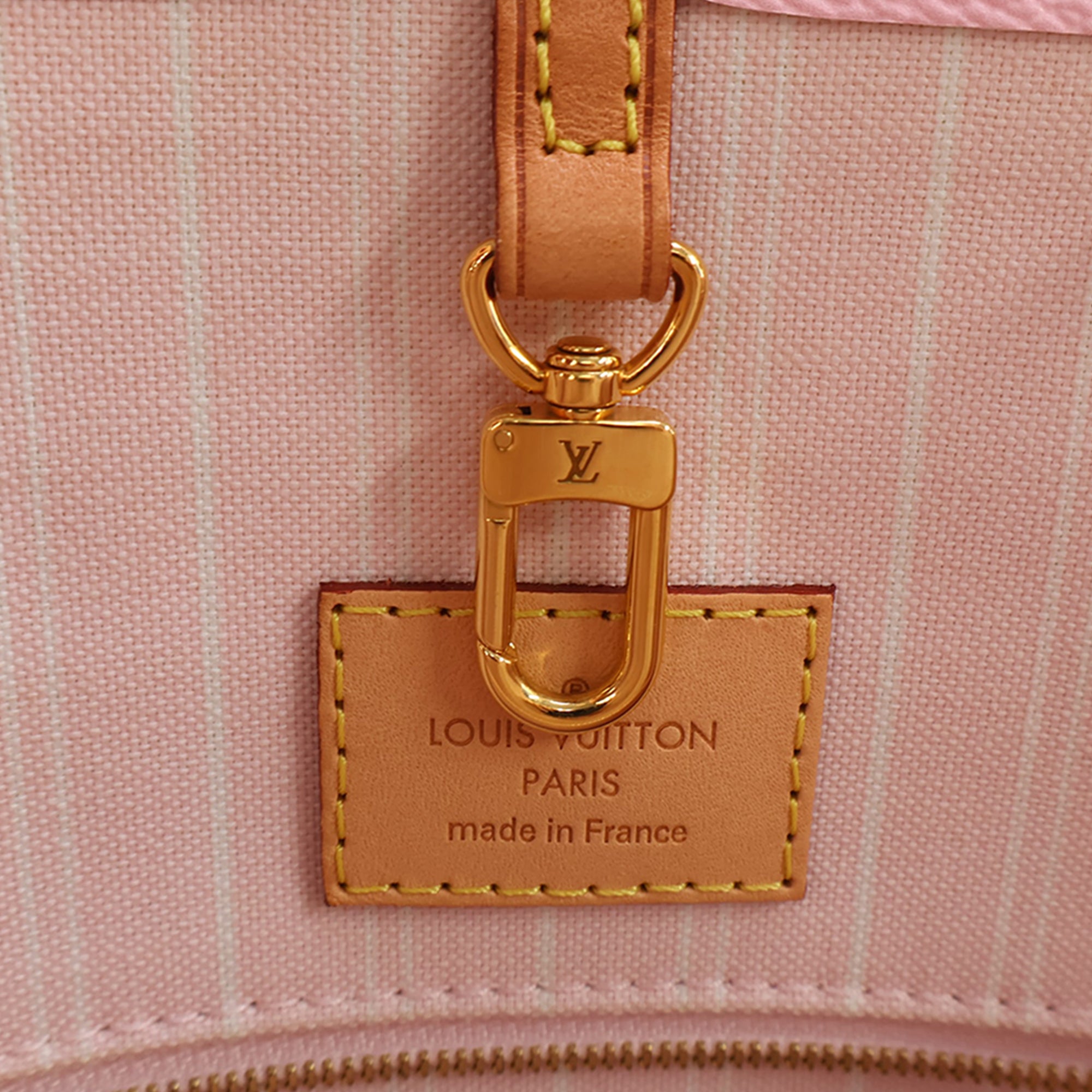 Louis Vuitton Monogram Giant By The Pool Onthego GM - image 7