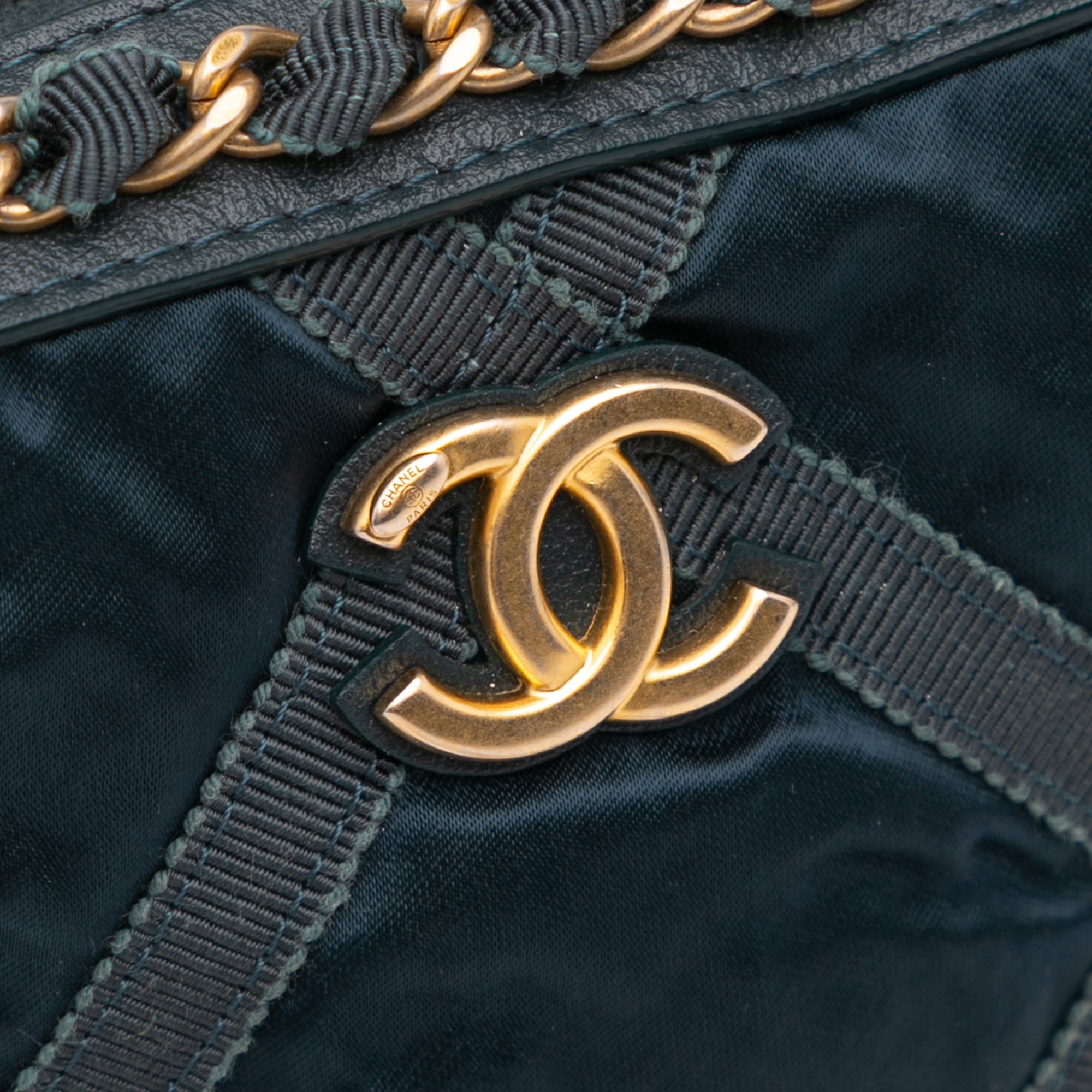 Chanel Nylon Grosgrain Lifestyle Clutch with Chain - image 7