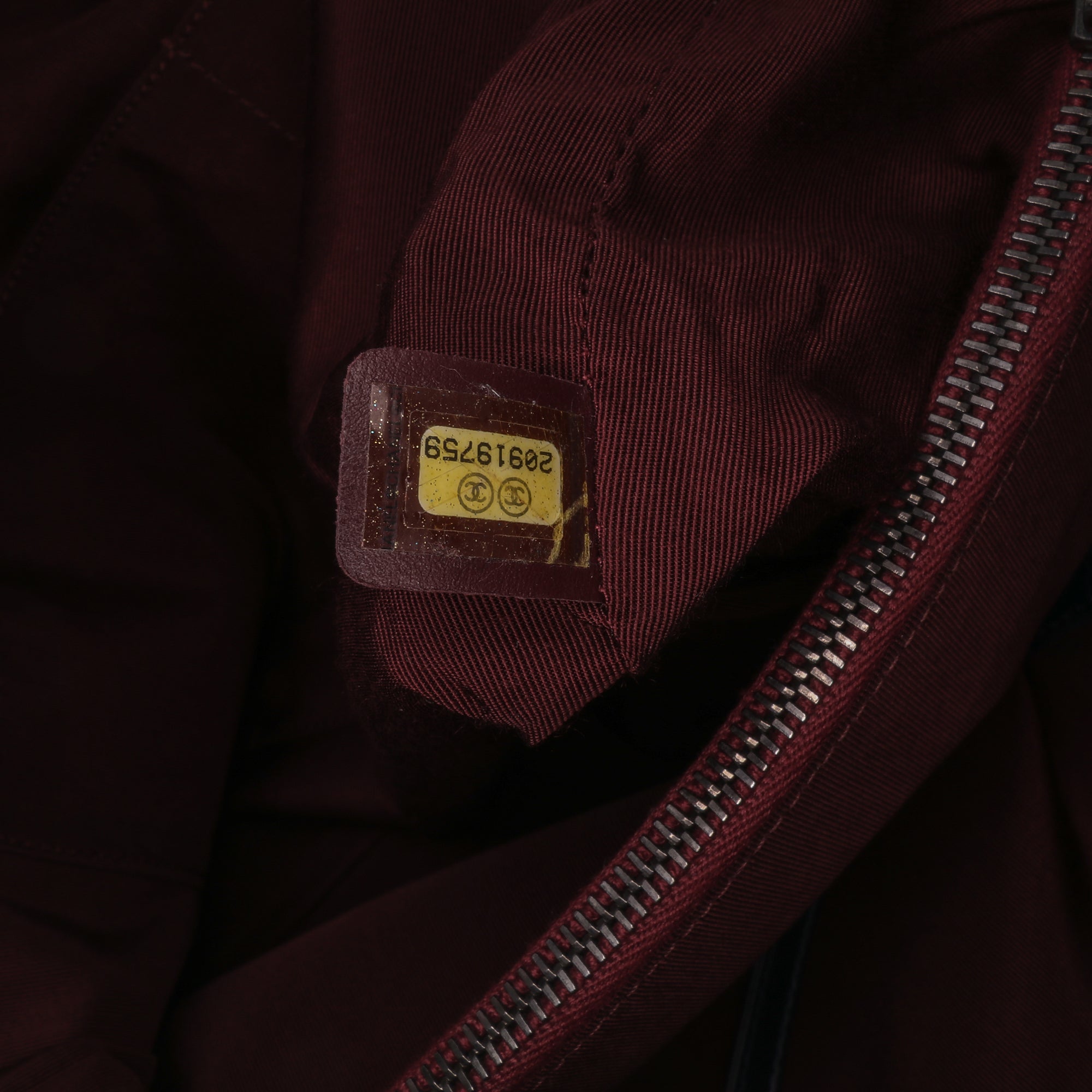 Chanel Glazed Quilted Calfskin Daily Walk Tote - image 6
