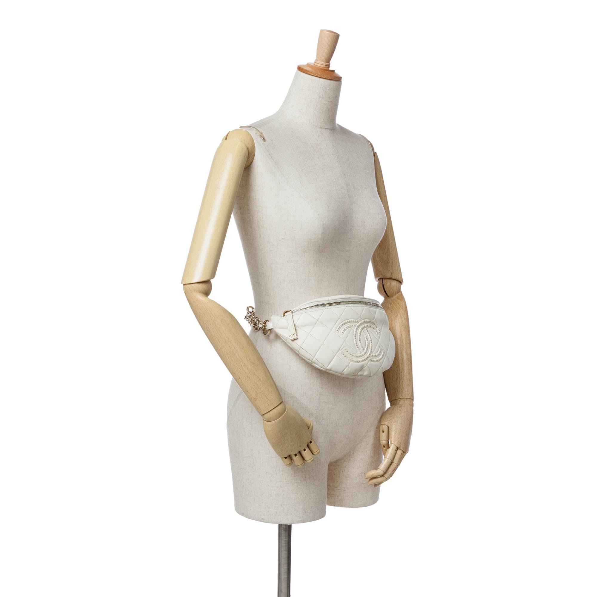 Chanel CC Quilted Lambskin Studded Logo Belt Bag - image 9