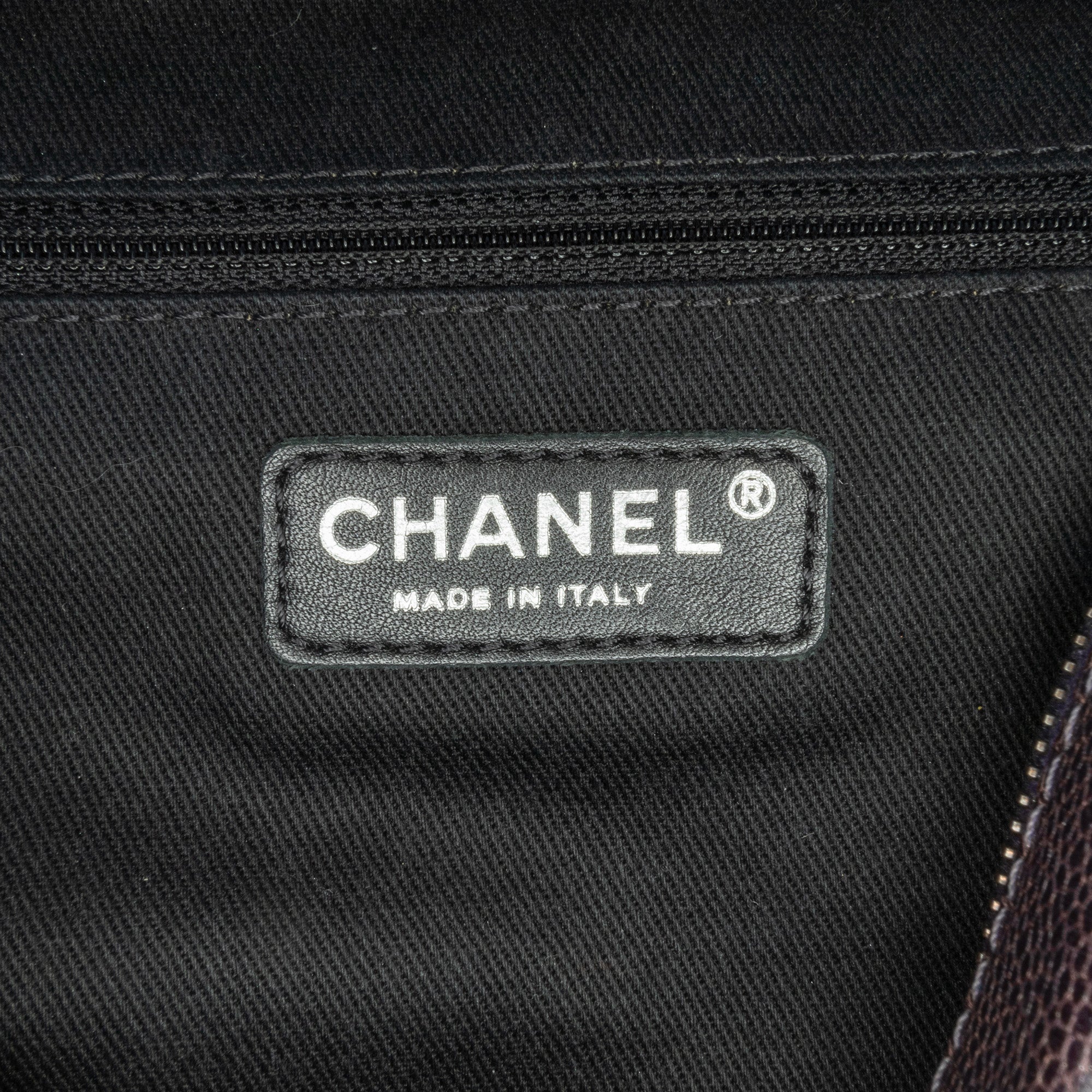 Chanel Jumbo Quilted Iridescent Caviar Easy Flap - image 5