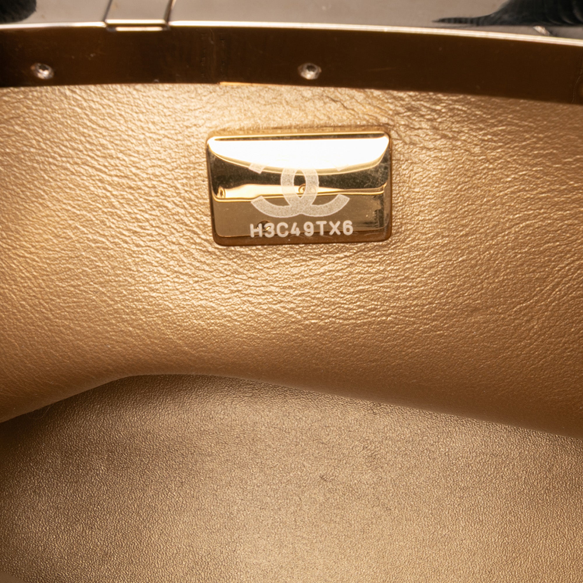 Chanel Quilted Patent Logo Chain Vanity Case - image 6