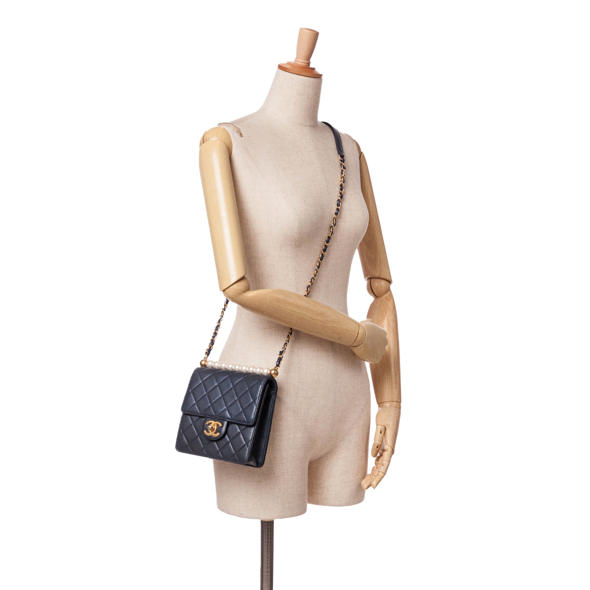 Chanel Small Lambskin Chic Pearls Flap - image 10