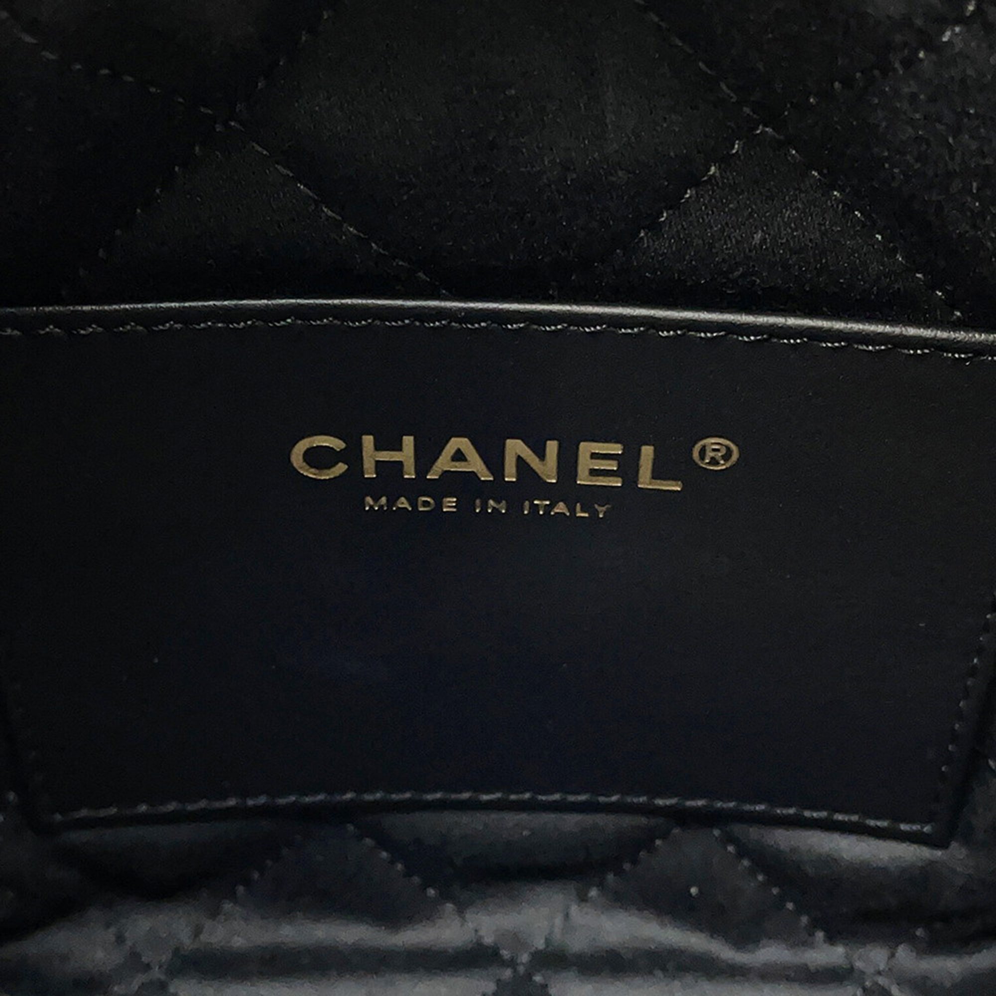 Chanel Mini Shiny Caviar 22 Handbag - image 5